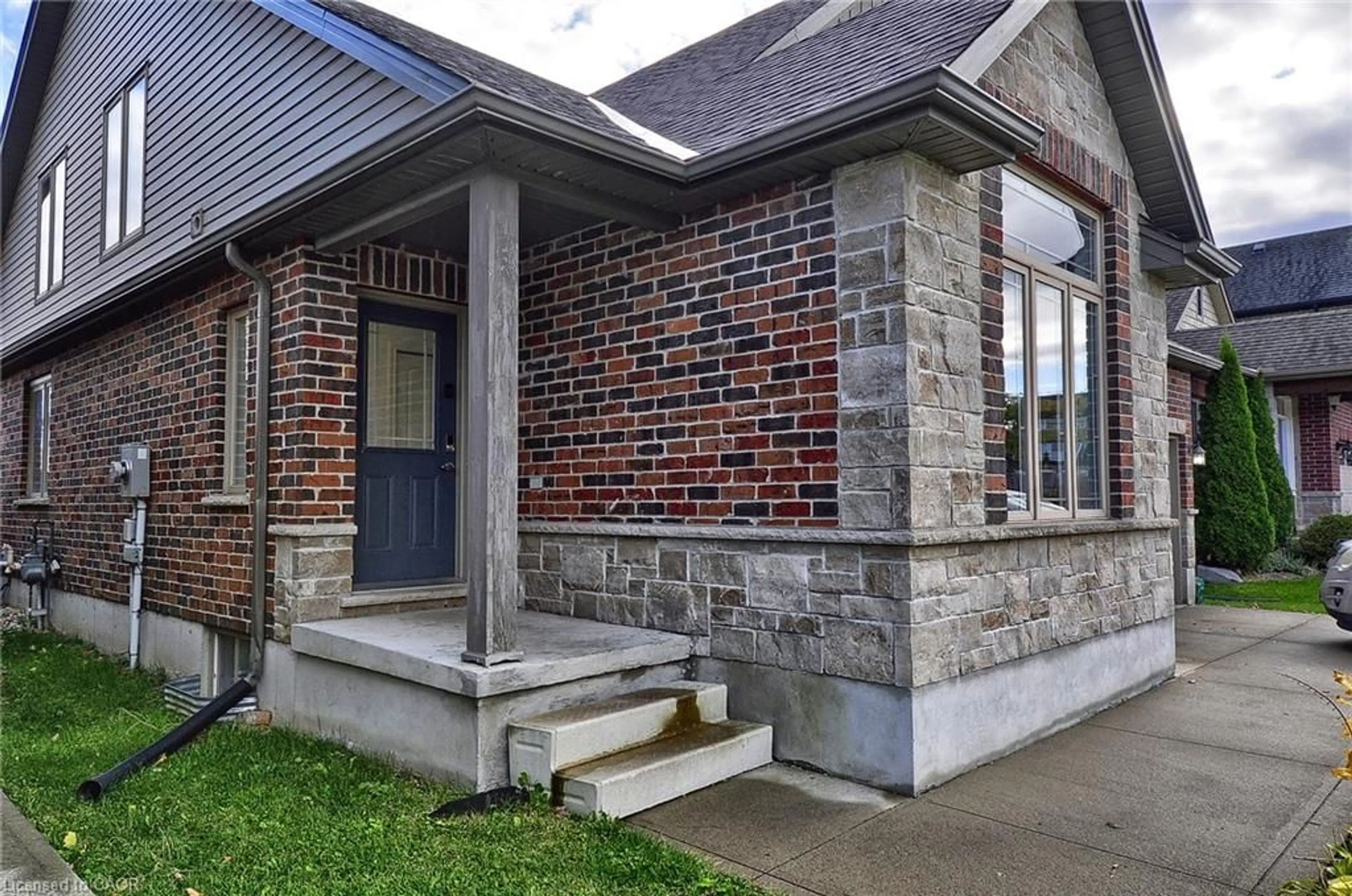 Home with brick exterior material, building for 597 Sales St, Woodstock Ontario N4S 0A1