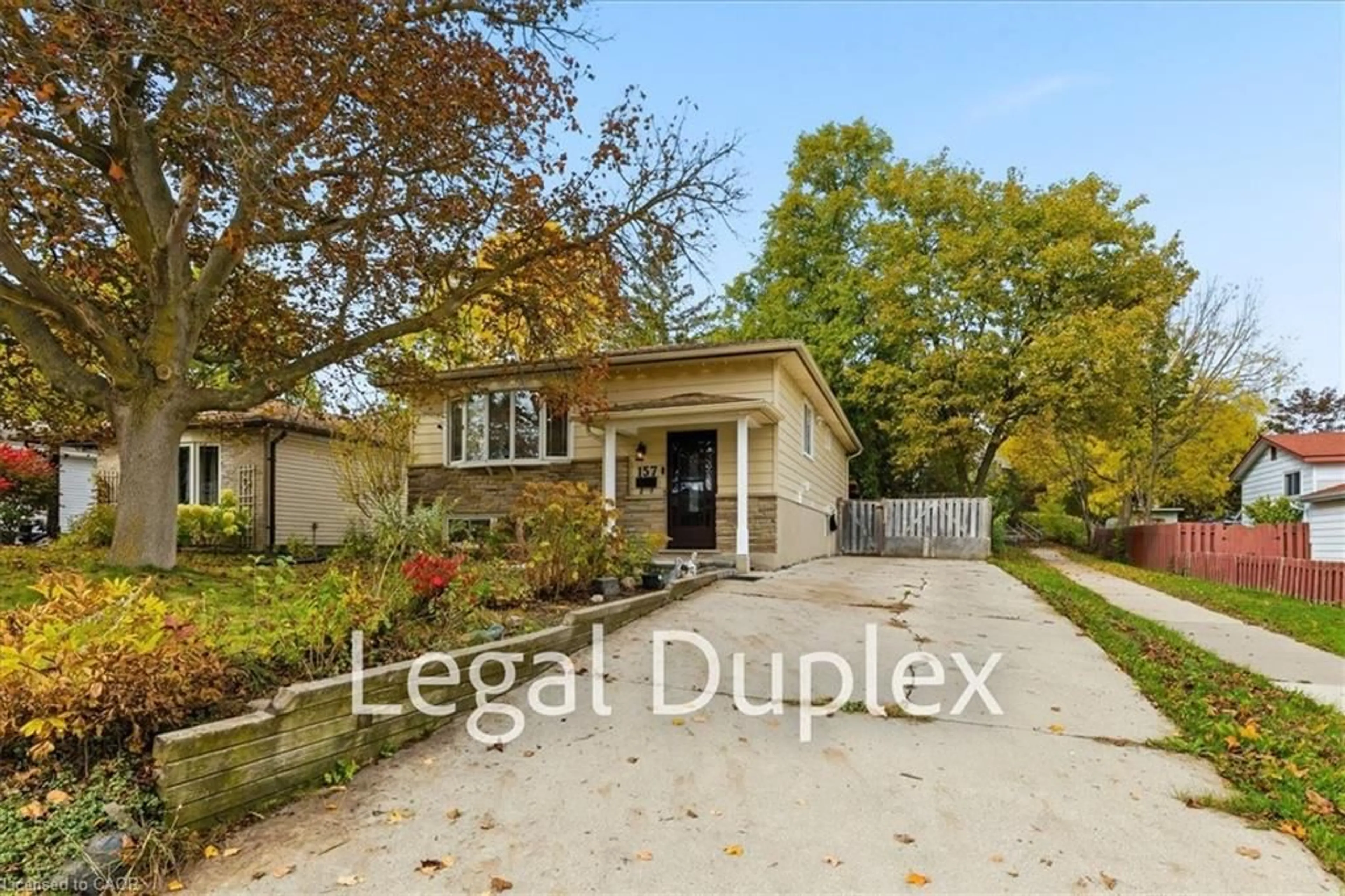A pic from outside/outdoor area/front of a property/back of a property/a pic from drone, street for 157 Pinedale Dr, Kitchener Ontario N2E 1K2