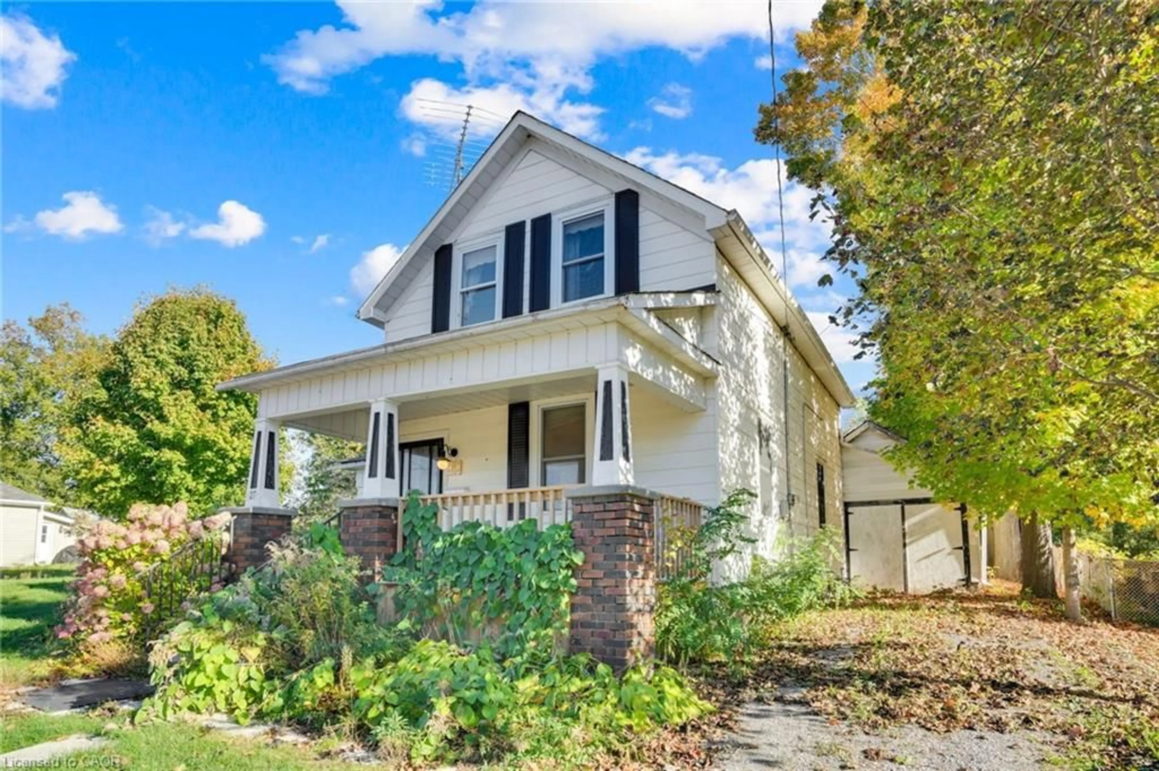 Home with vinyl exterior material, street for 27 Wellington St, Asphodel-Norwood Twp Ontario K0L 2V0