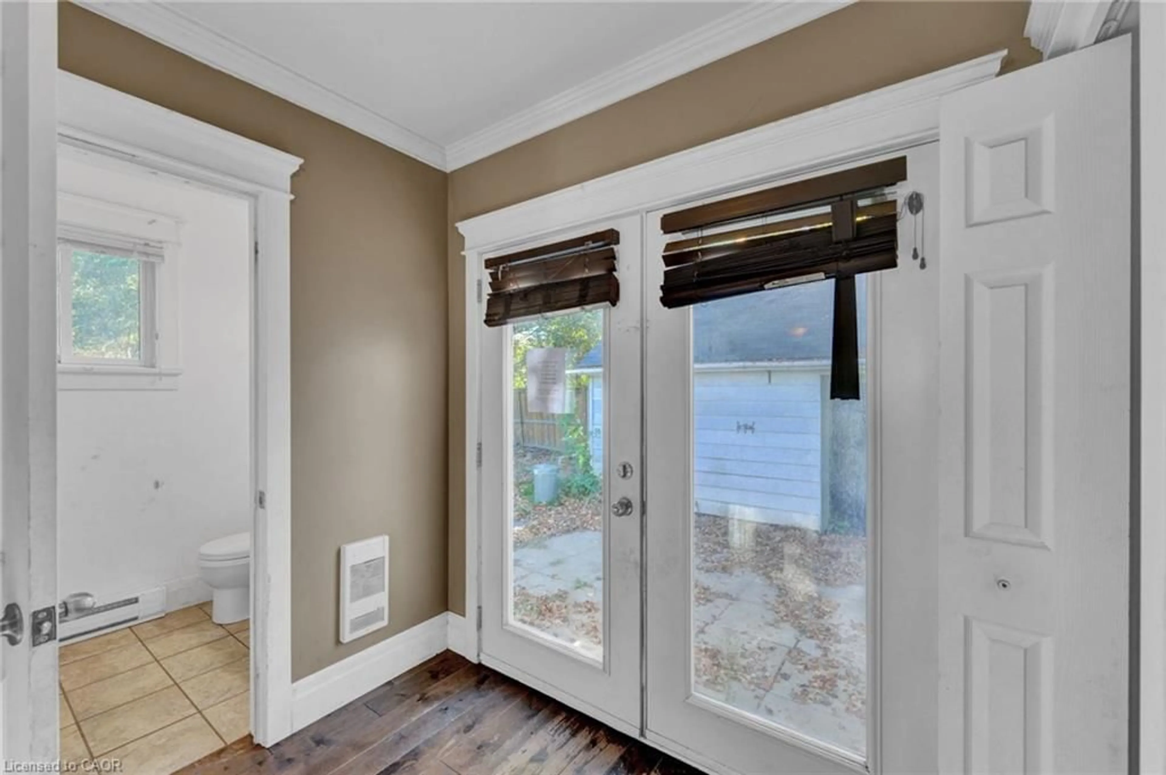 Indoor entryway for 27 Wellington St, Asphodel-Norwood Twp Ontario K0L 2V0