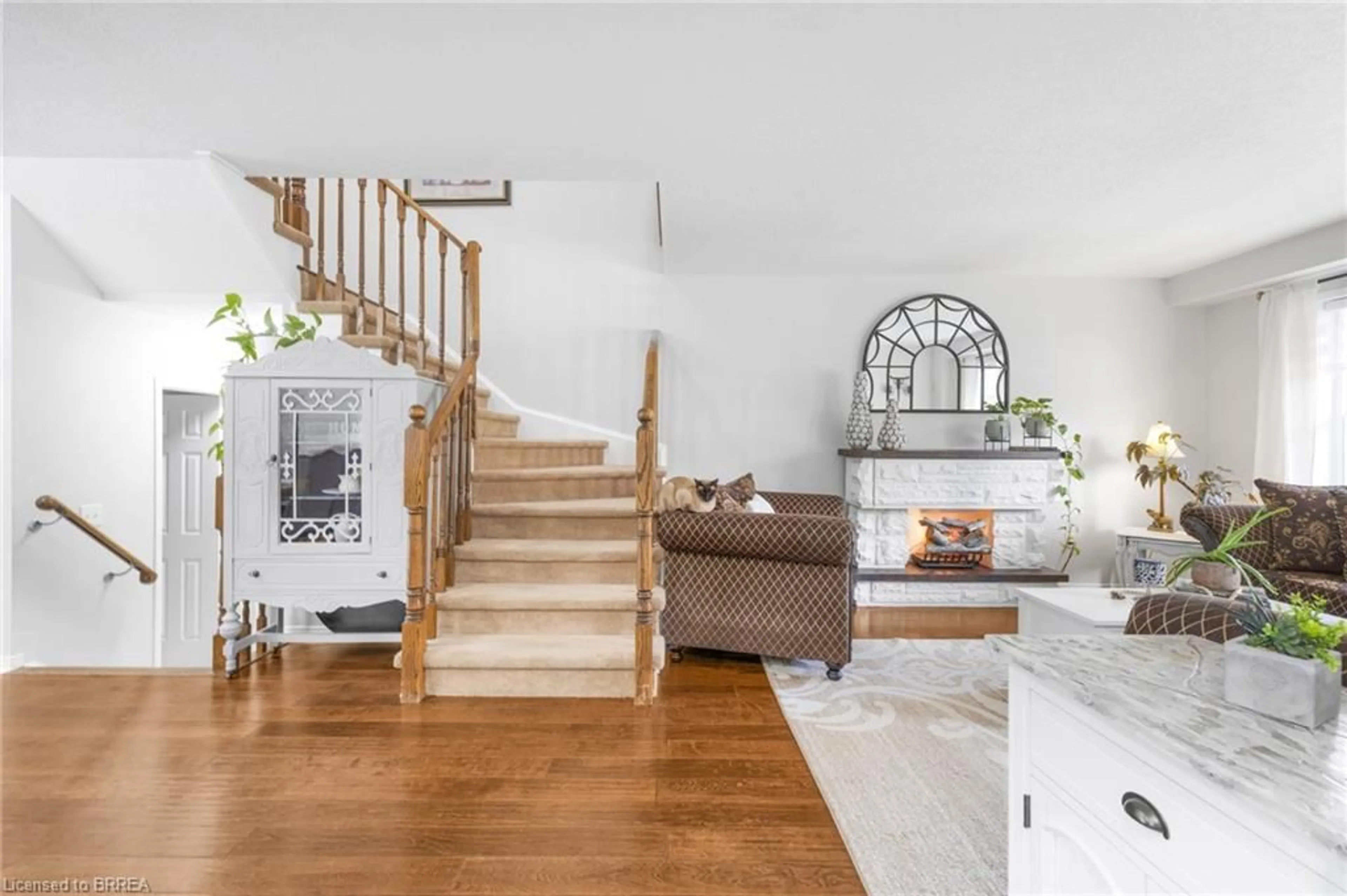 Unknown for 18 Hollinrake Ave, Brantford Ontario N3T 0A6