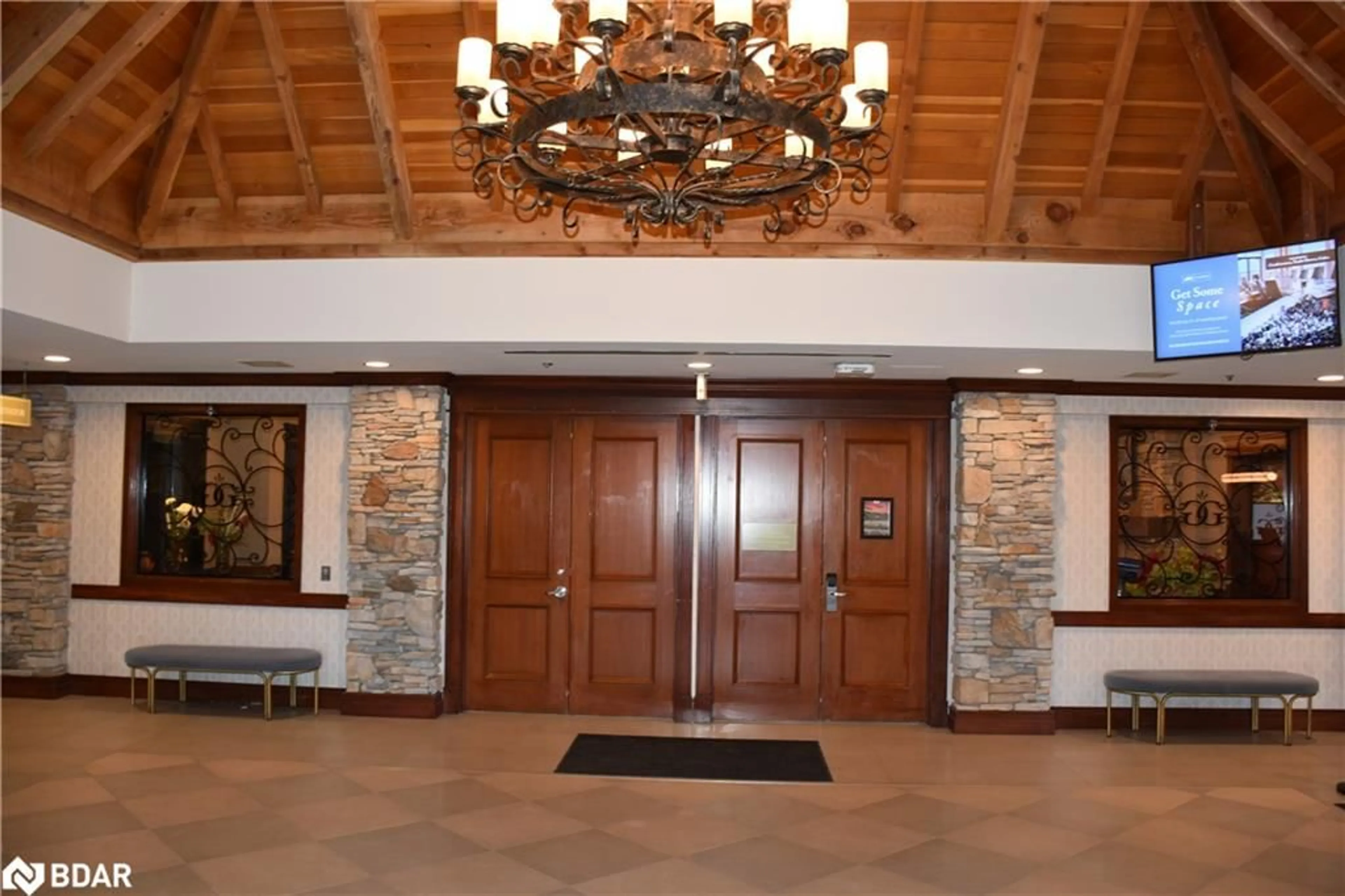Indoor foyer for 156 Jozo Weider Blvd #133, The Blue Mountains Ontario L9Y 0V2