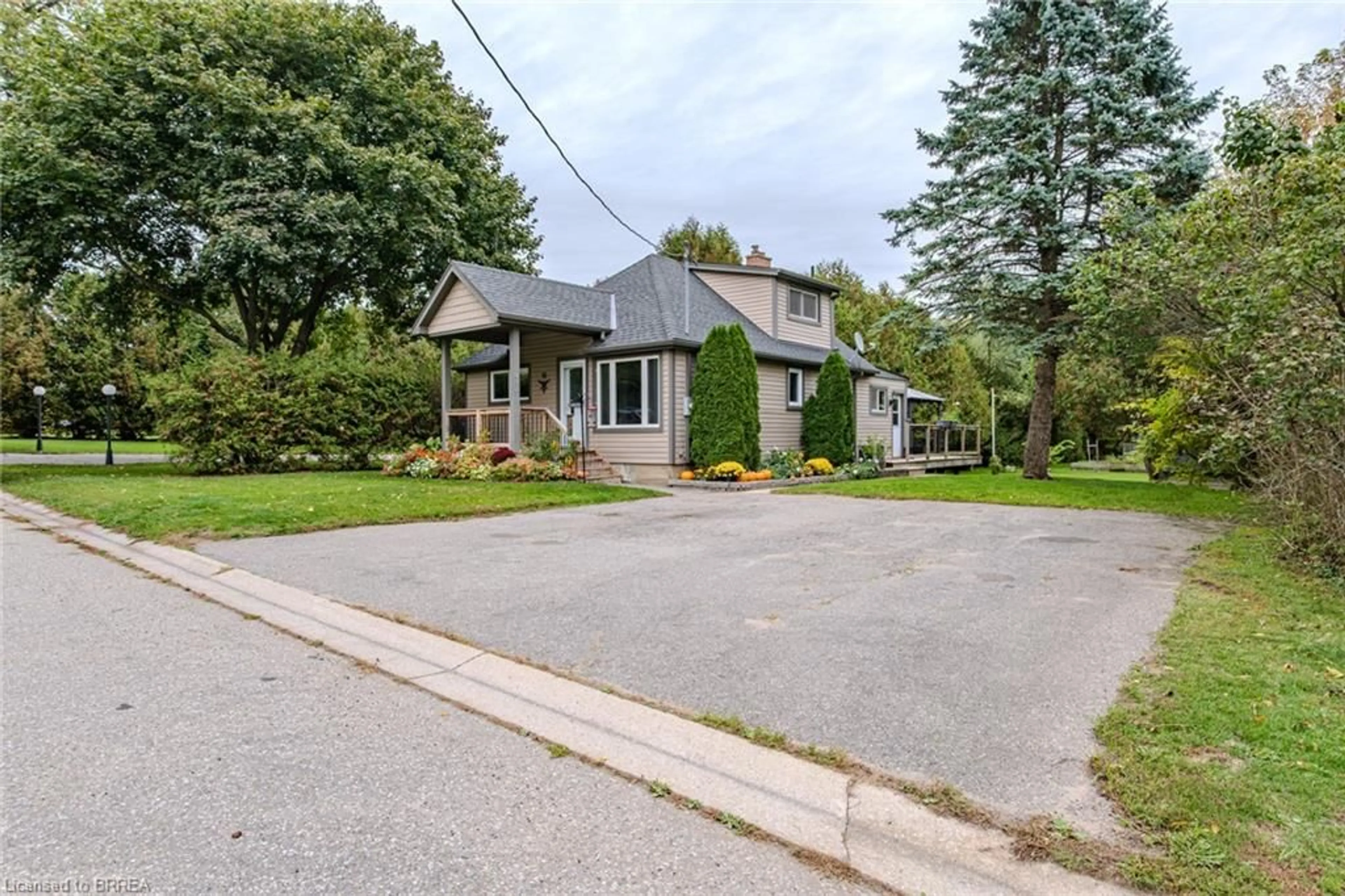 A pic from outside/outdoor area/front of a property/back of a property/a pic from drone, street for 16 First St, Mount Pleasant Ontario N0E 1K0