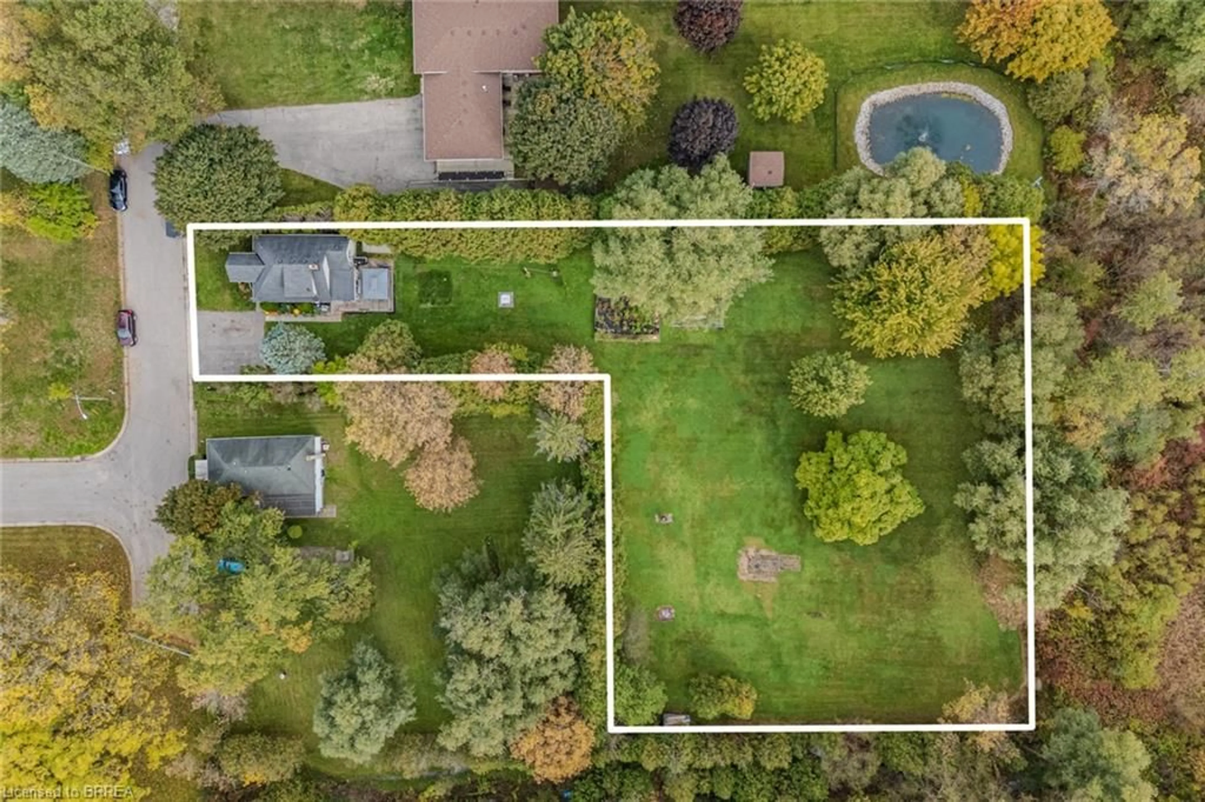 A pic from outside/outdoor area/front of a property/back of a property/a pic from drone, unknown for 16 First St, Mount Pleasant Ontario N0E 1K0