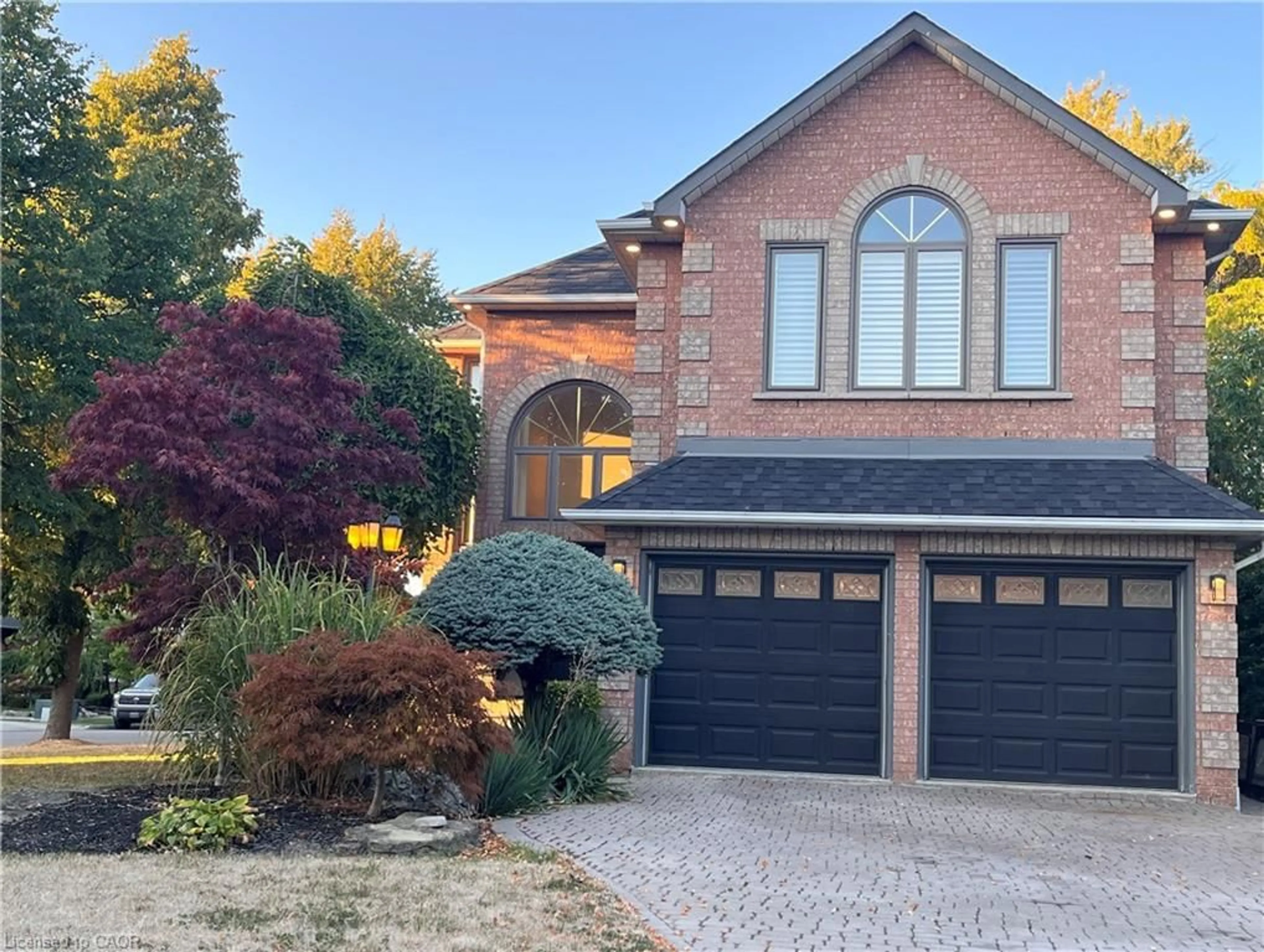 Home with brick exterior material, street for 85 Waterford Cres, Stoney Creek Ontario L8E 4Z7