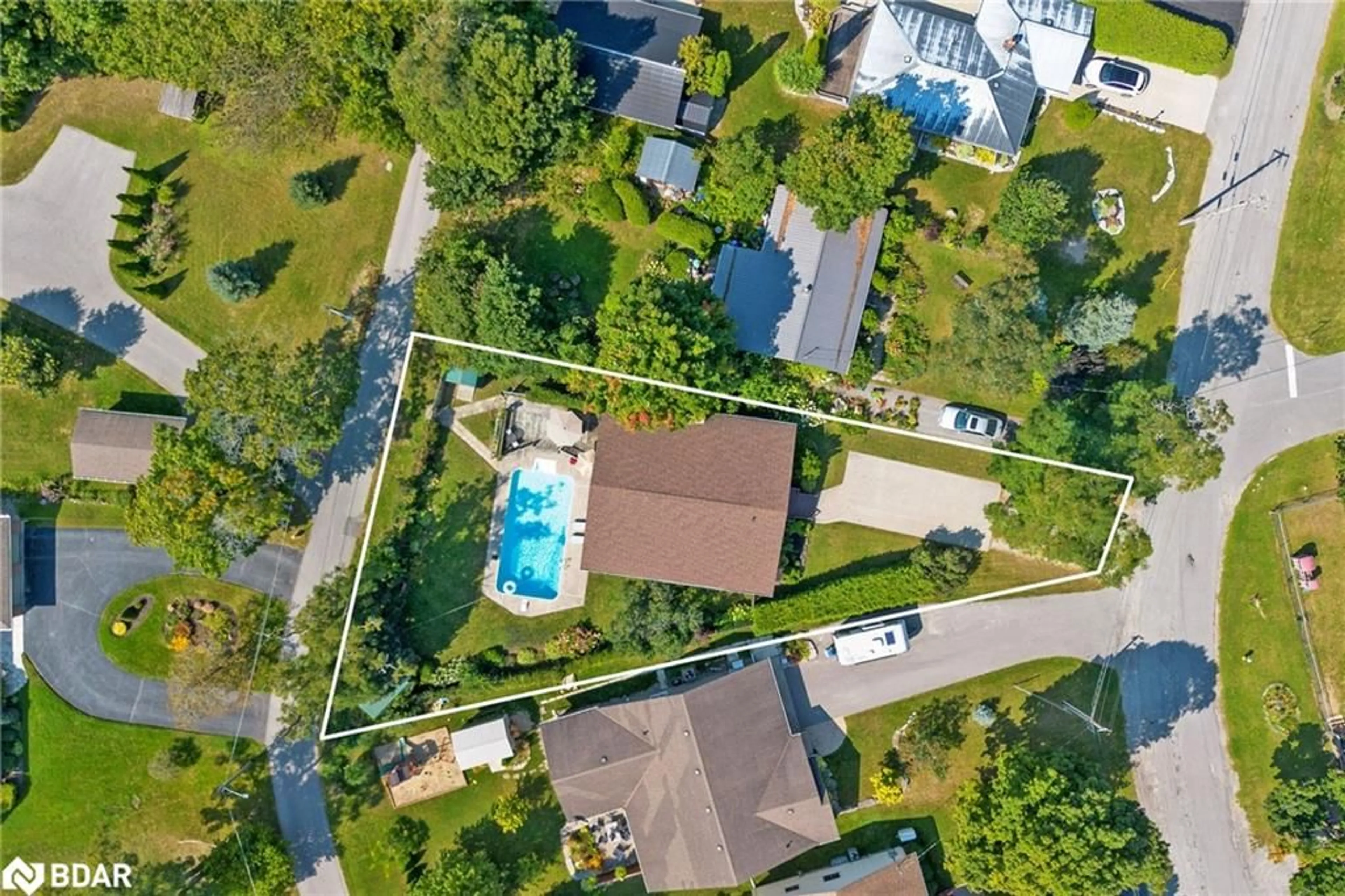 A pic from outside/outdoor area/front of a property/back of a property/a pic from drone, water/lake/river/ocean view for 121 Queen Street St, Fenelon Falls Ontario K0M 1N0