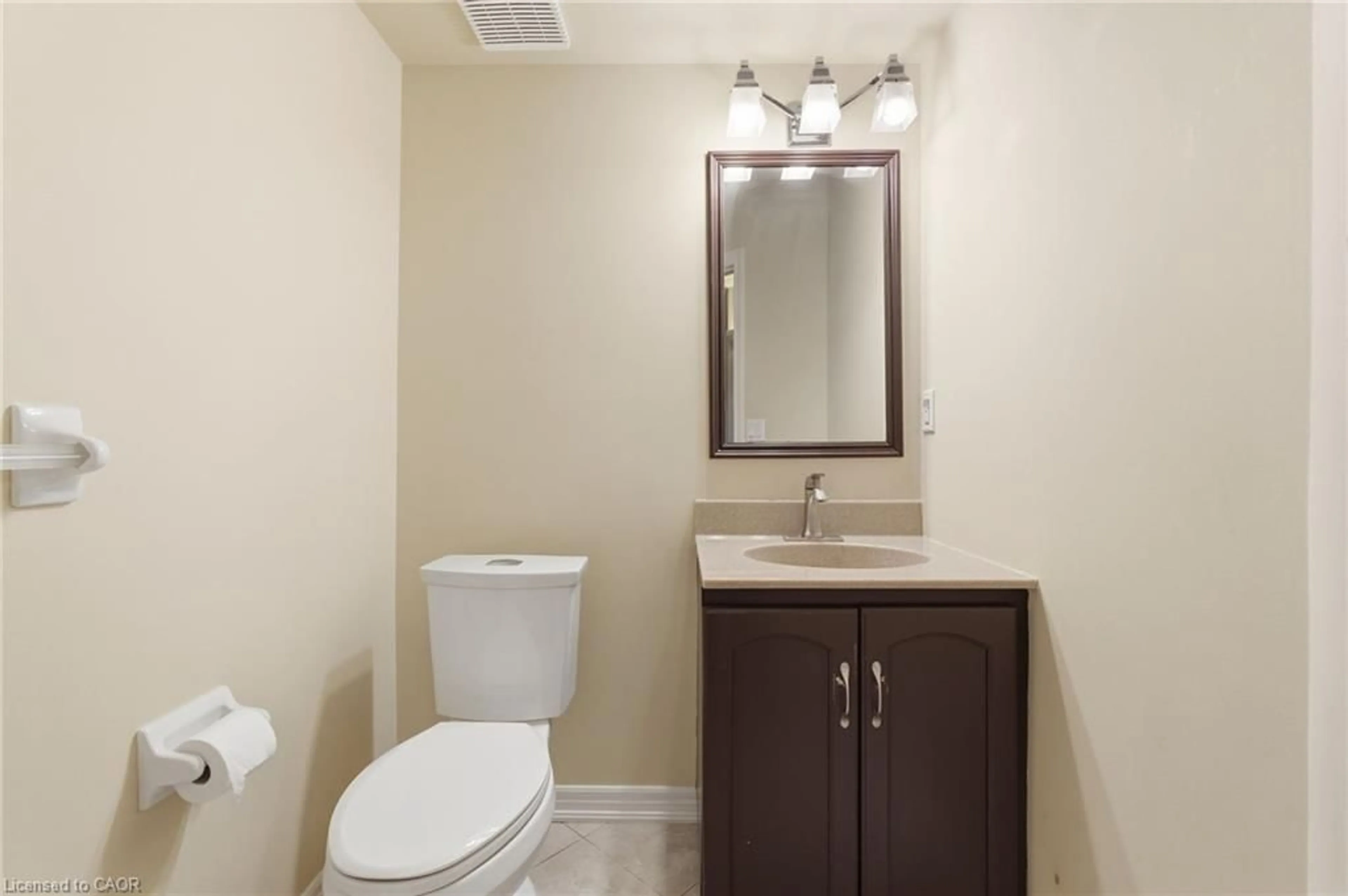 Standard bathroom, unknown for 515 North Service Rd, Stoney Creek Ontario L8E 5X8
