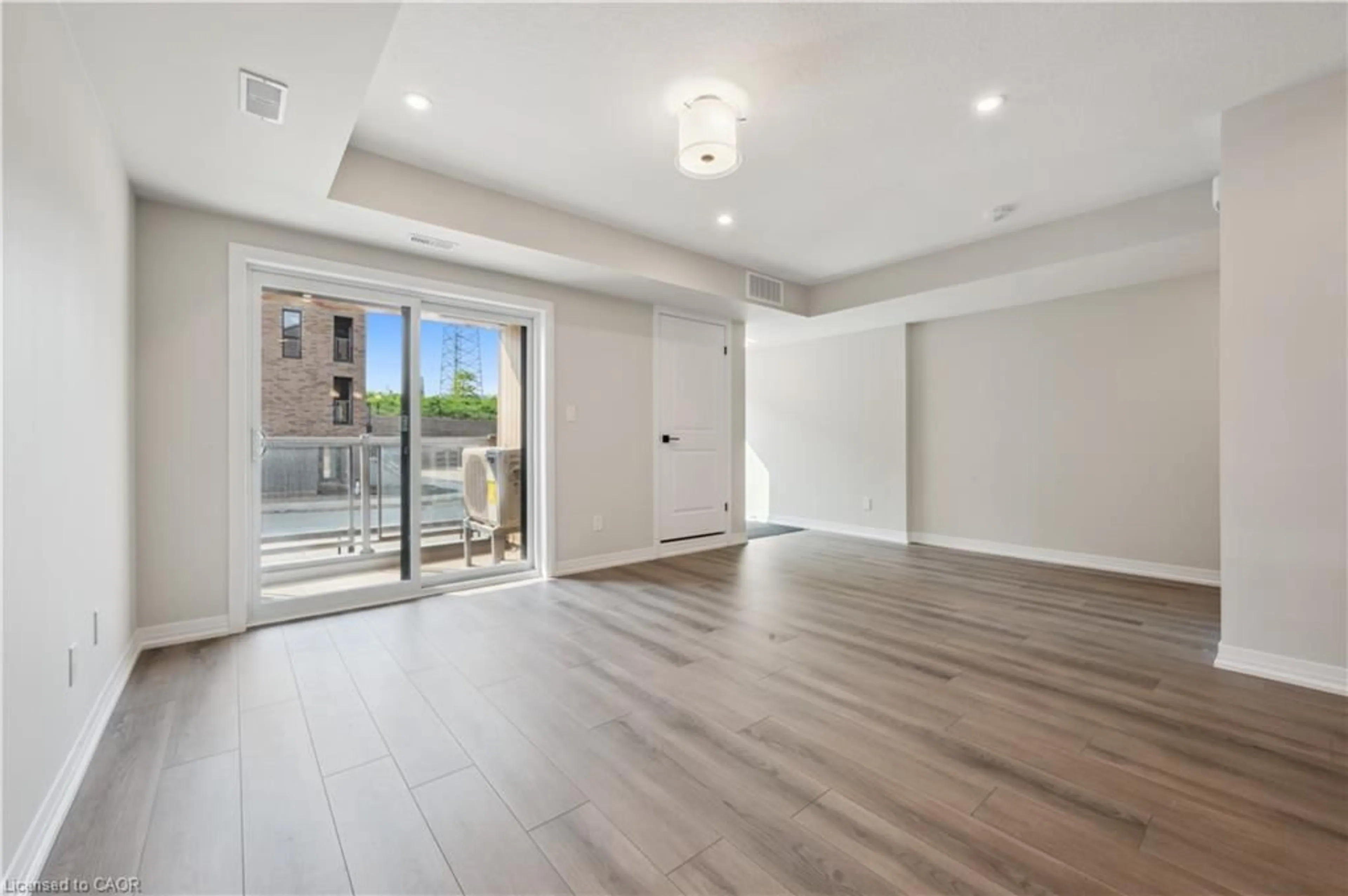 A pic of a room for 42 Urbane Blvd, Kitchener Ontario N2E 0H8