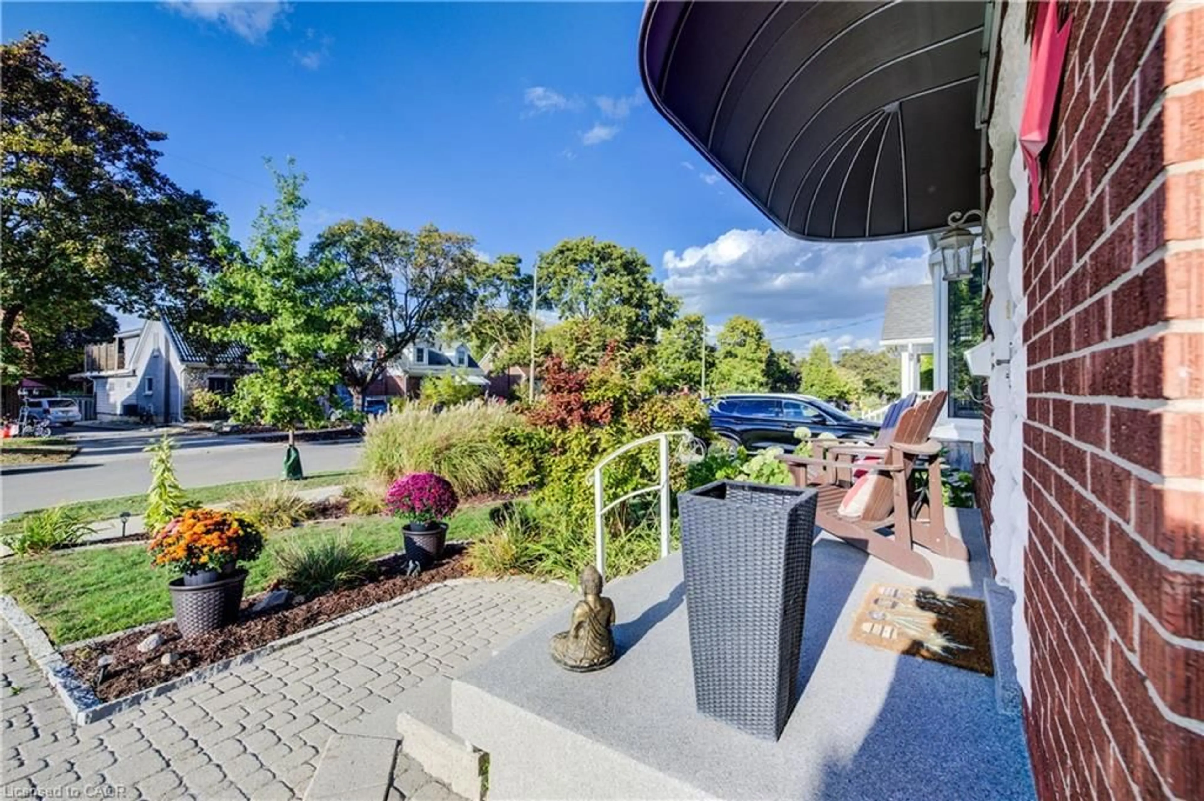 Patio, street for 129 Talbot St, Kitchener Ontario N2M 2B2