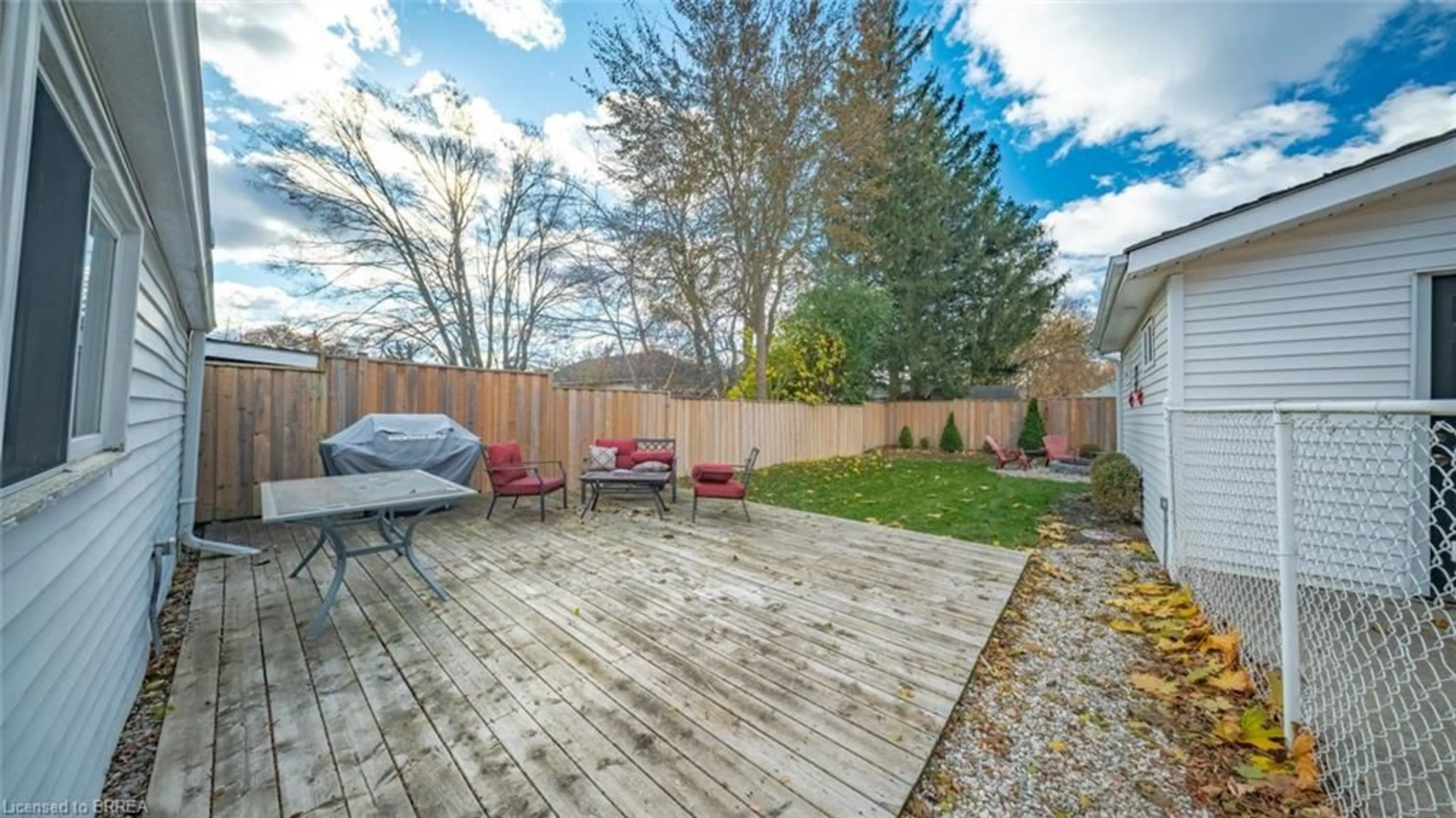 Patio, street for 73 Superior St, Brantford Ontario N3S 2K5