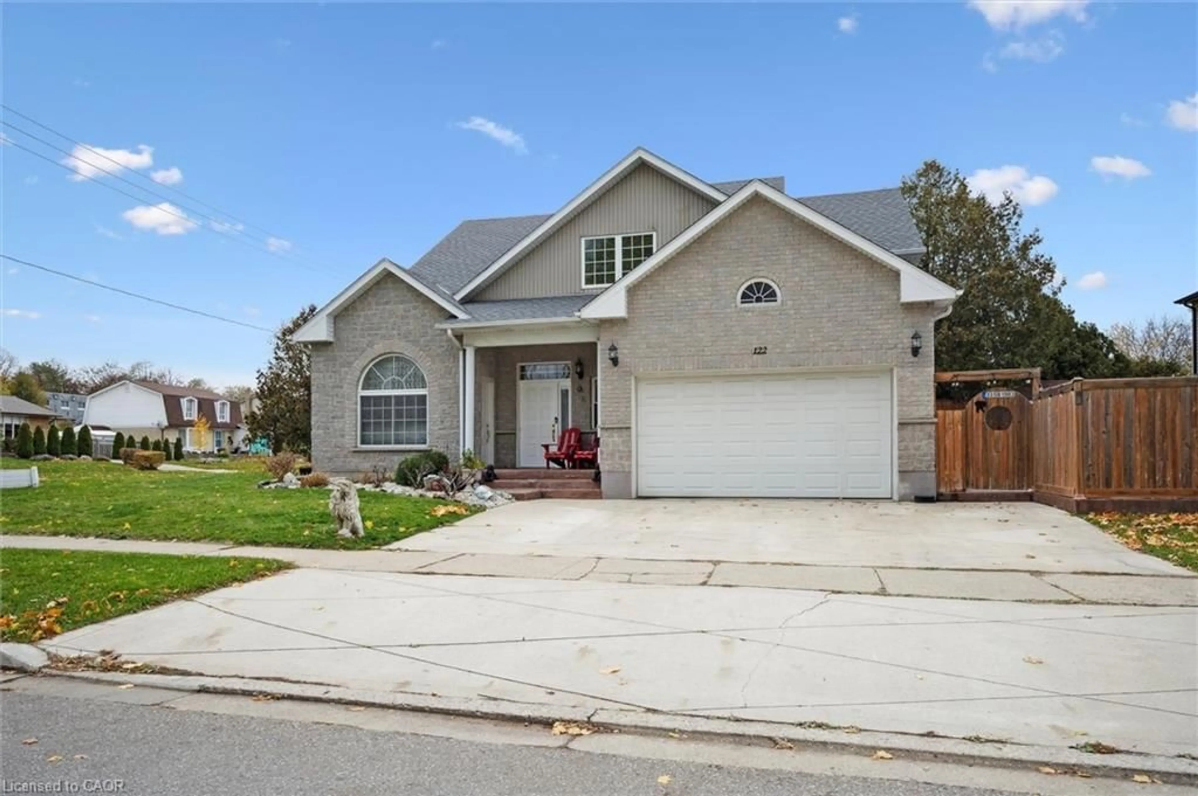 Home with vinyl exterior material, street for 122 Grand River Blvd, Kitchener Ontario N2A 4E3