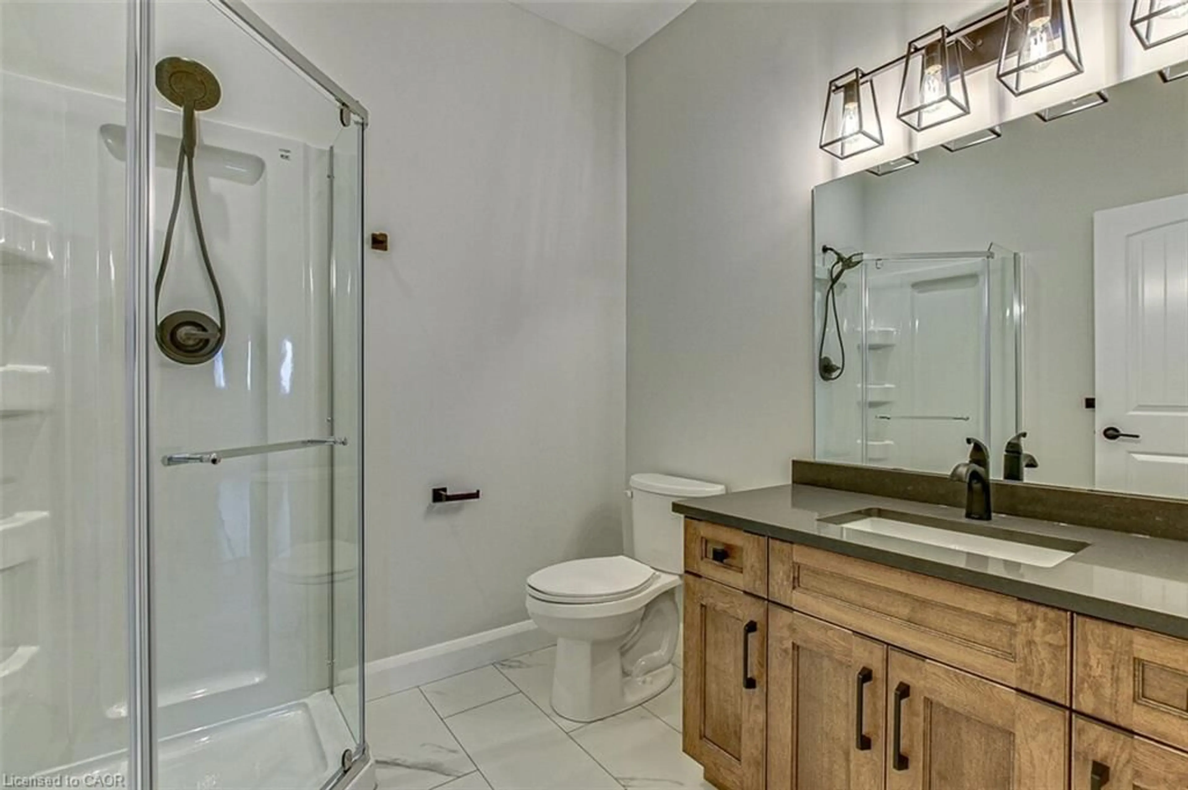 Standard bathroom, ceramic/tile floor for 43 Norfolk St, Waterford Ontario N0E 1Y0