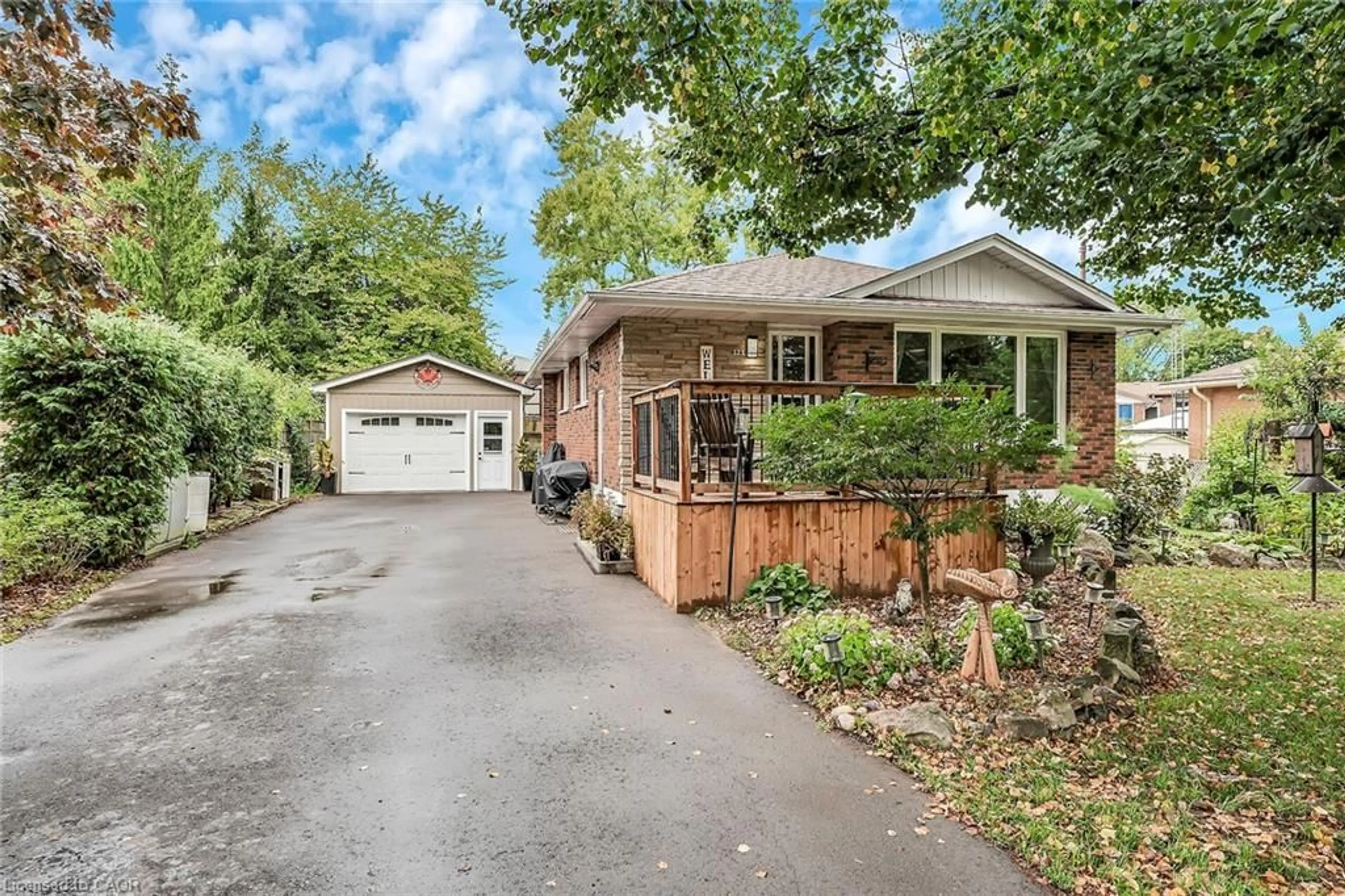 Unknown for 223 Berwick St, Caledonia Ontario N3W 1G1