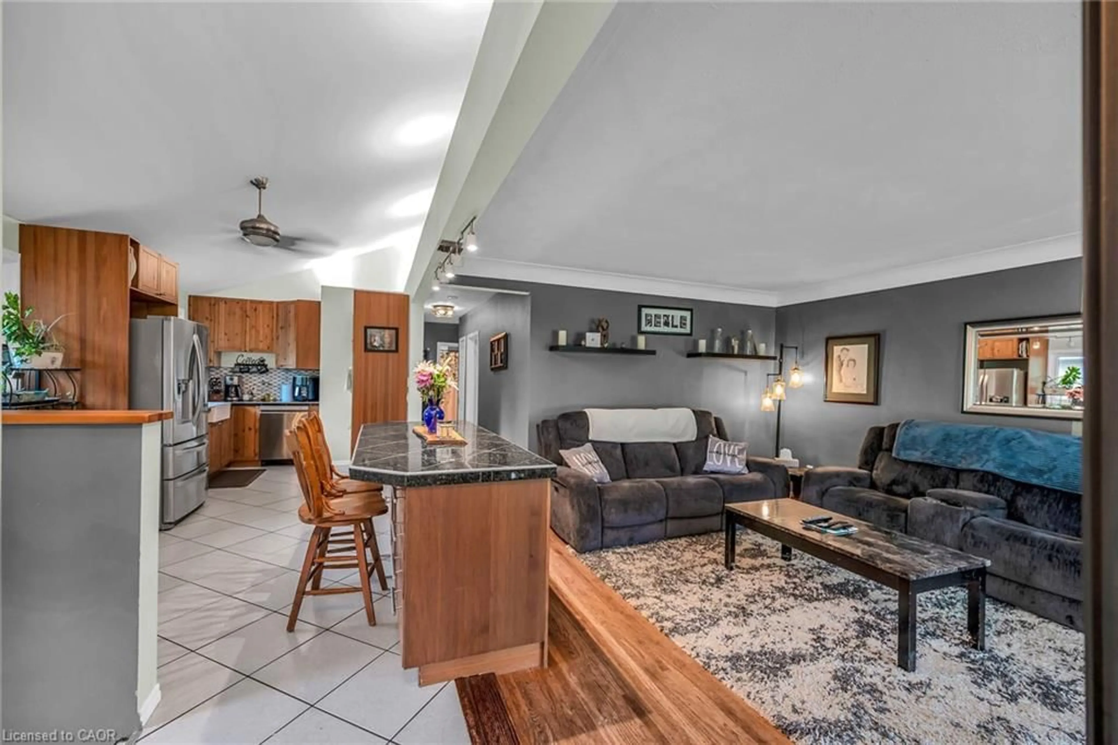 Open concept kitchen, unknown for 223 Berwick St, Caledonia Ontario N3W 1G1