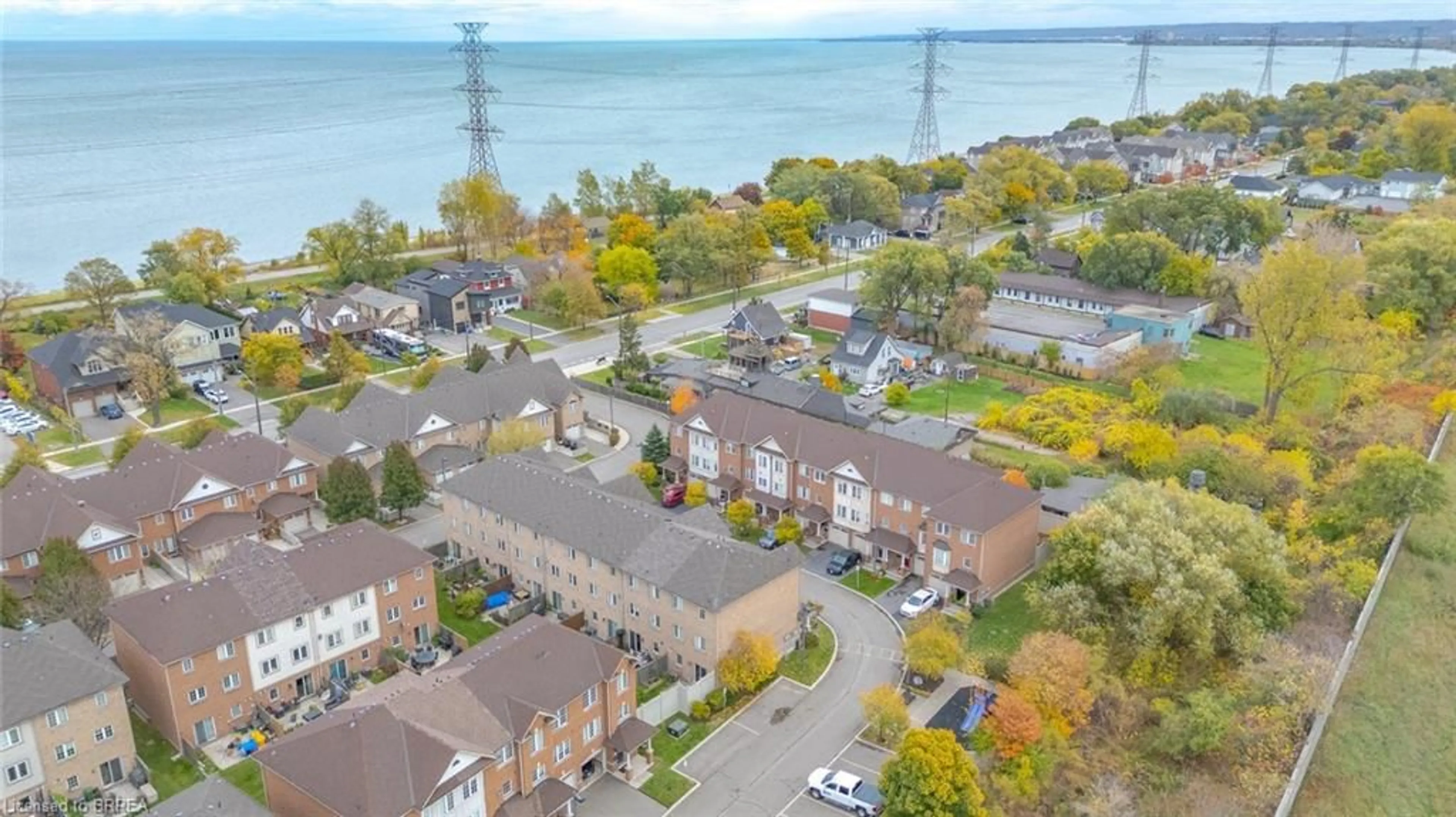 A pic from outside/outdoor area/front of a property/back of a property/a pic from drone, water/lake/river/ocean view for 470 Beach Blvd #38, Hamilton Ontario L8H 6X2