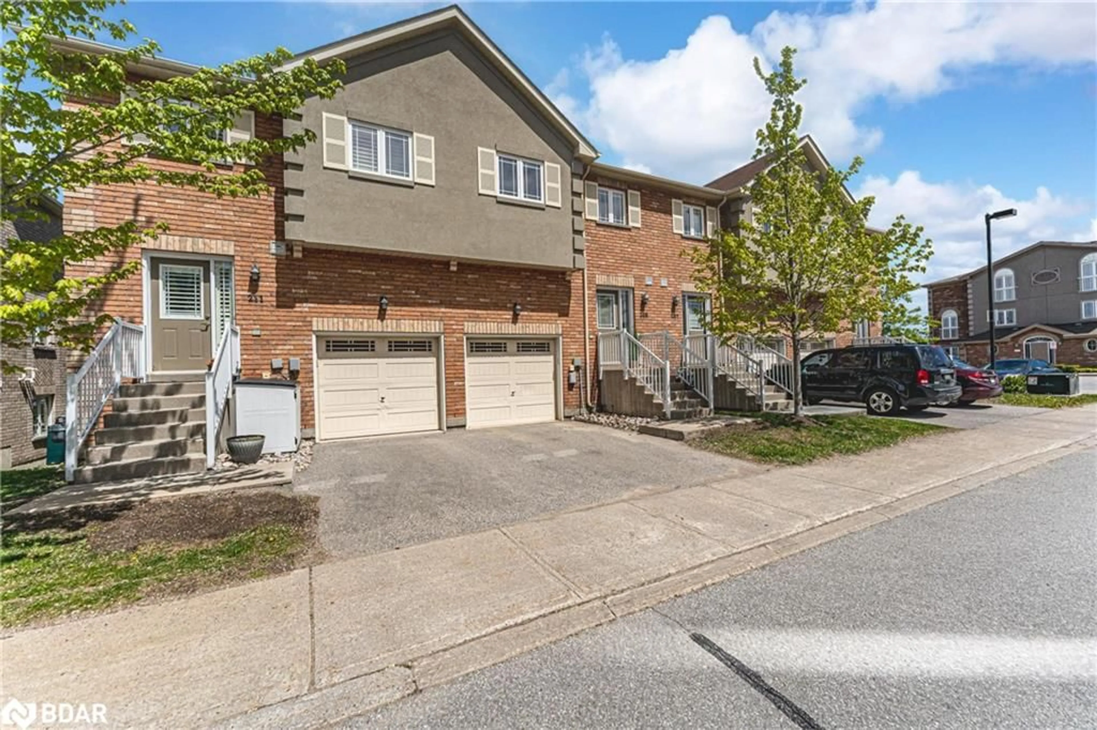 A pic from outside/outdoor area/front of a property/back of a property/a pic from drone, street for 209 Harvie Rd #35, Barrie Ontario L4N 9P8