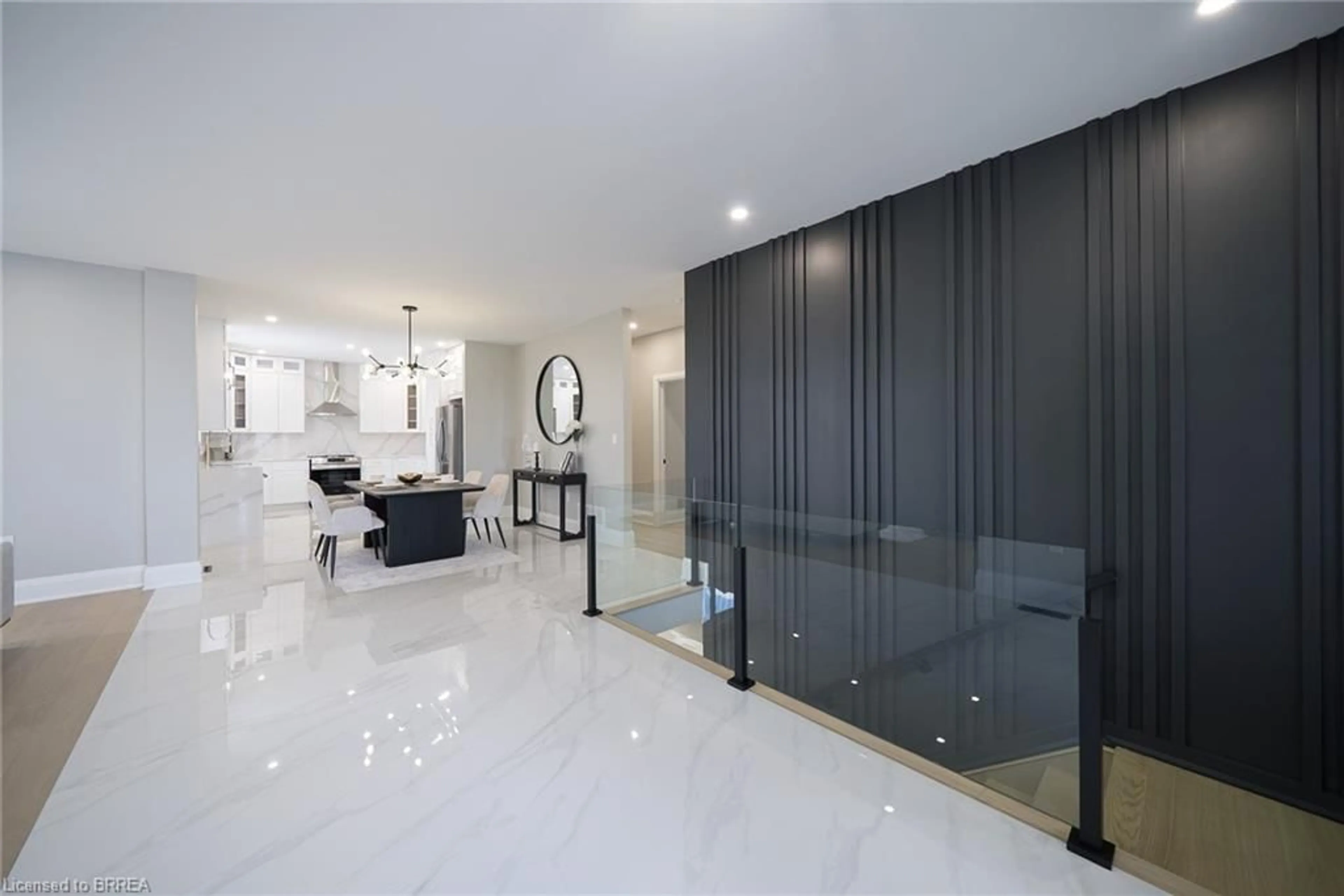 Indoor foyer for 21 Haldimand 66 Rd, Haldimand County Ontario N3W 1N7