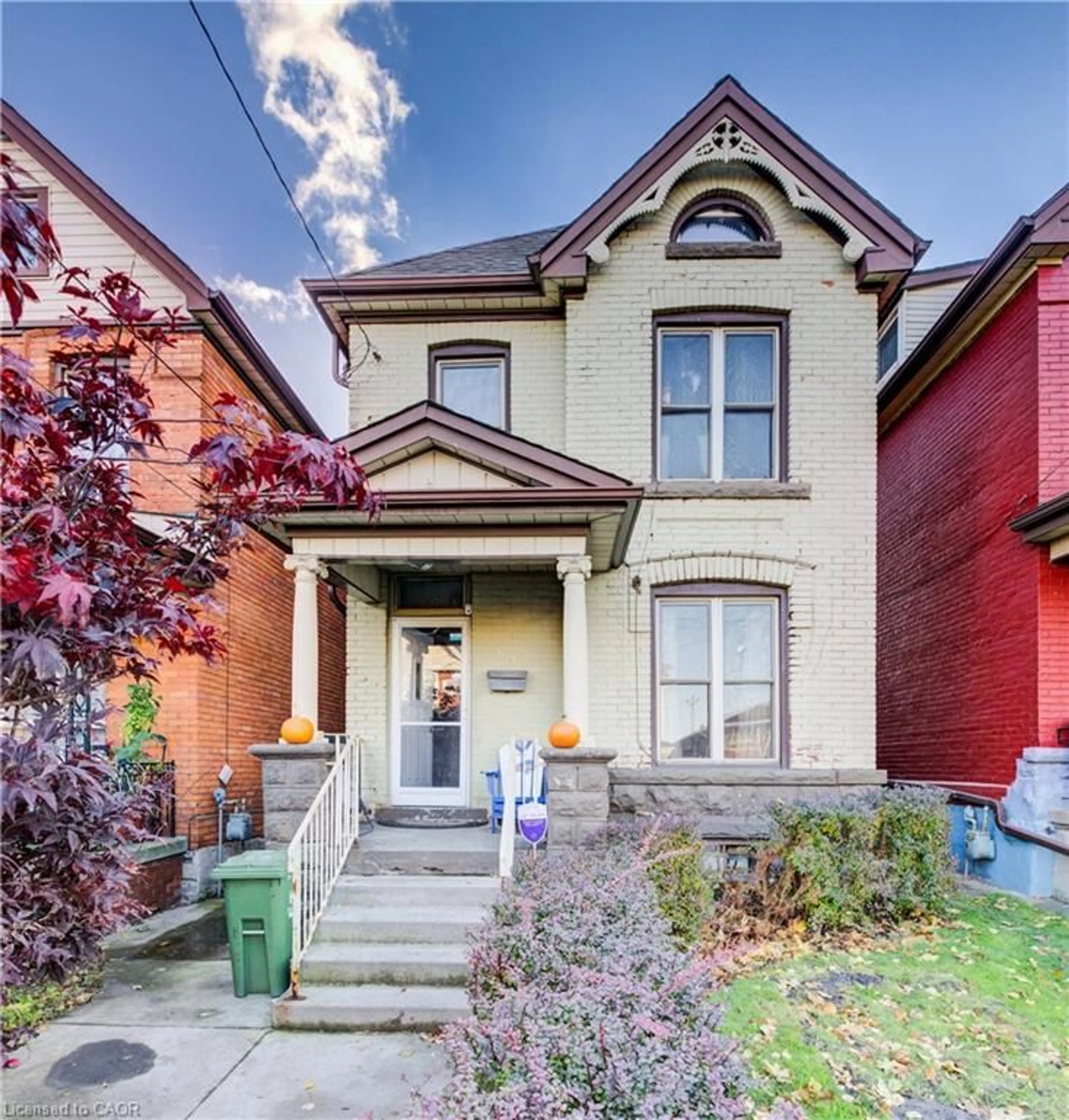 Home with brick exterior material, street for 82 Simcoe St, Hamilton Ontario L8L 3N4