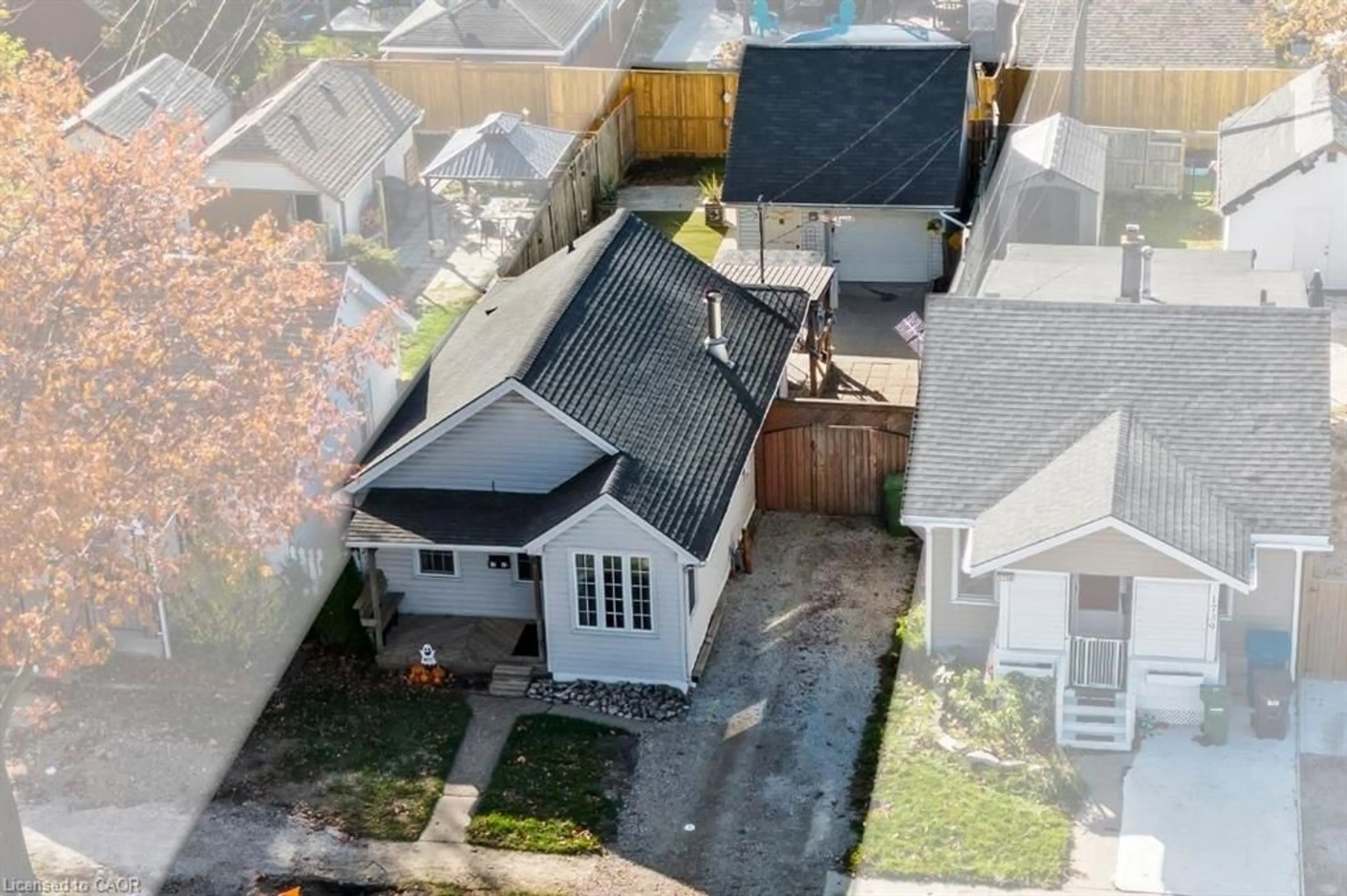 A pic from outside/outdoor area/front of a property/back of a property/a pic from drone, street for 1743 St Luke Rd, Windsor Ontario N8Y 3N7