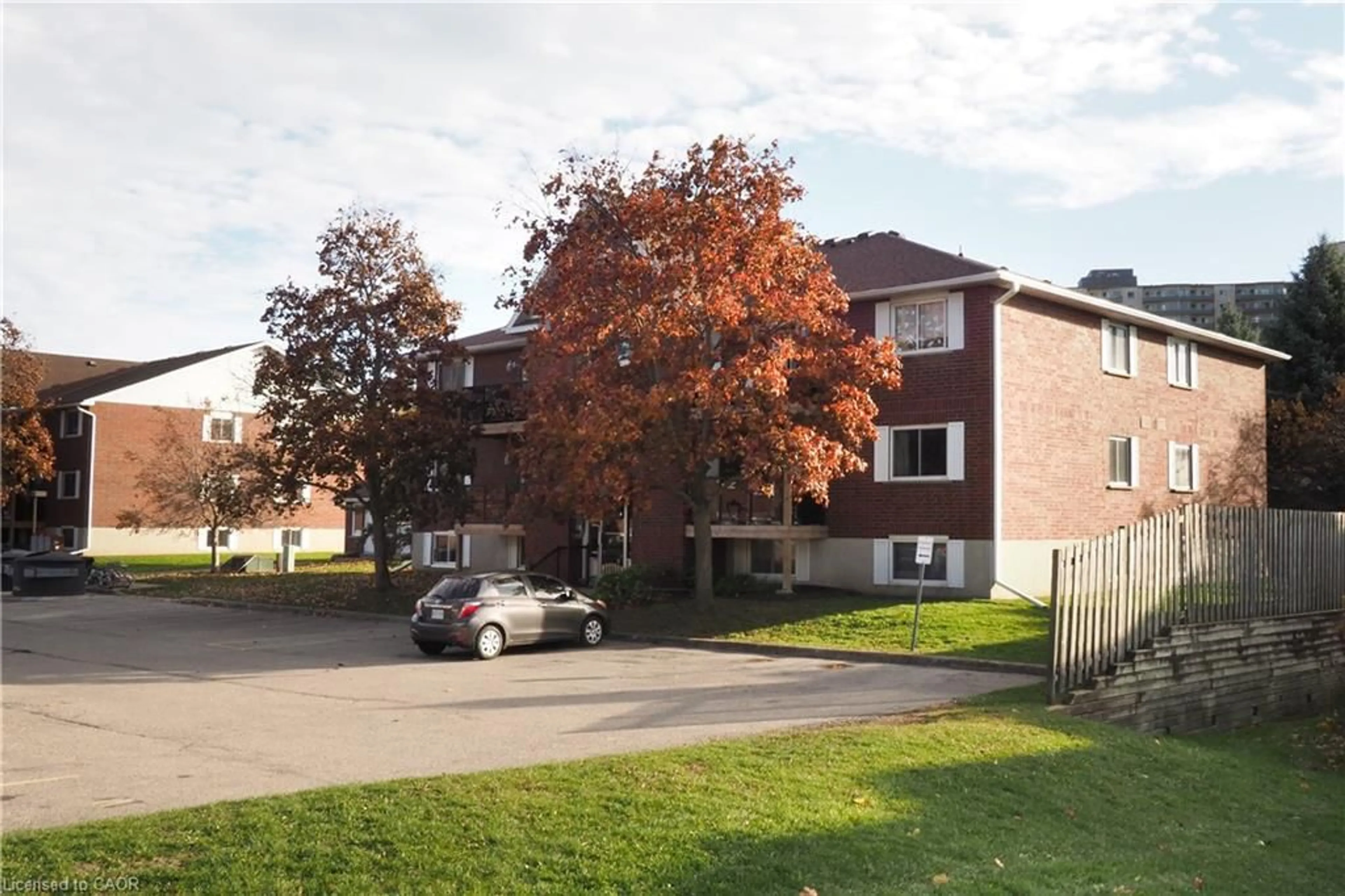 A pic from outside/outdoor area/front of a property/back of a property/a pic from drone, street for 565 Greenfield Ave #708, Kitchener Ontario N2C 2P5