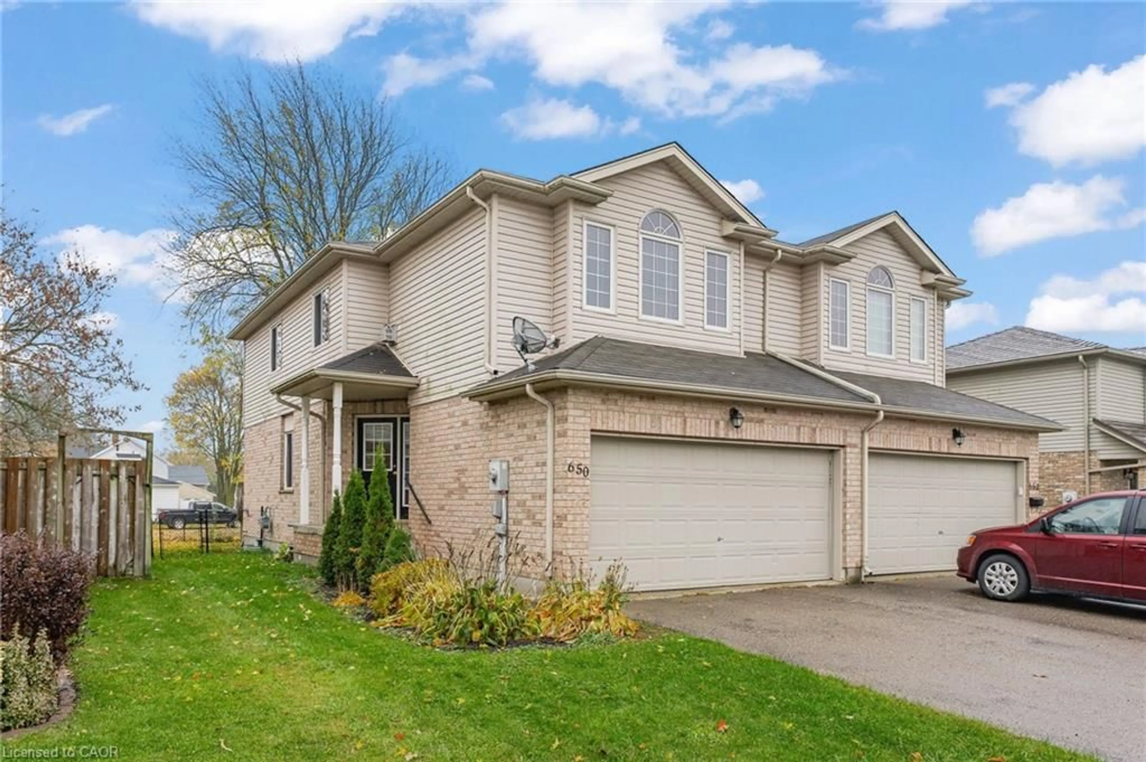 Home with vinyl exterior material, street for 650 Salisbury Ave, Listowel Ontario N4W 1Y9