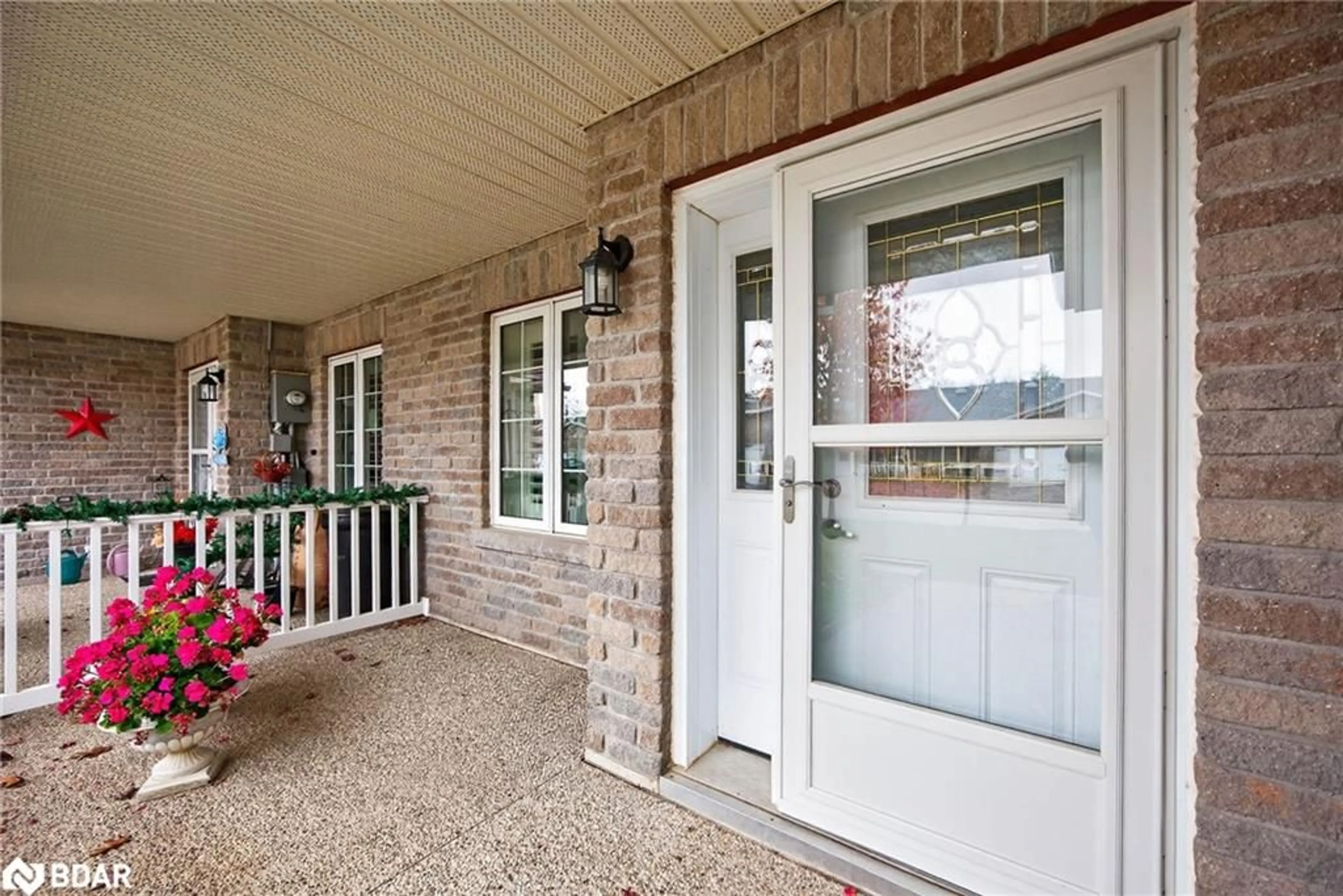 Indoor entryway for 53 Clover Cres, Wasaga Beach Ontario L9Z 0G4
