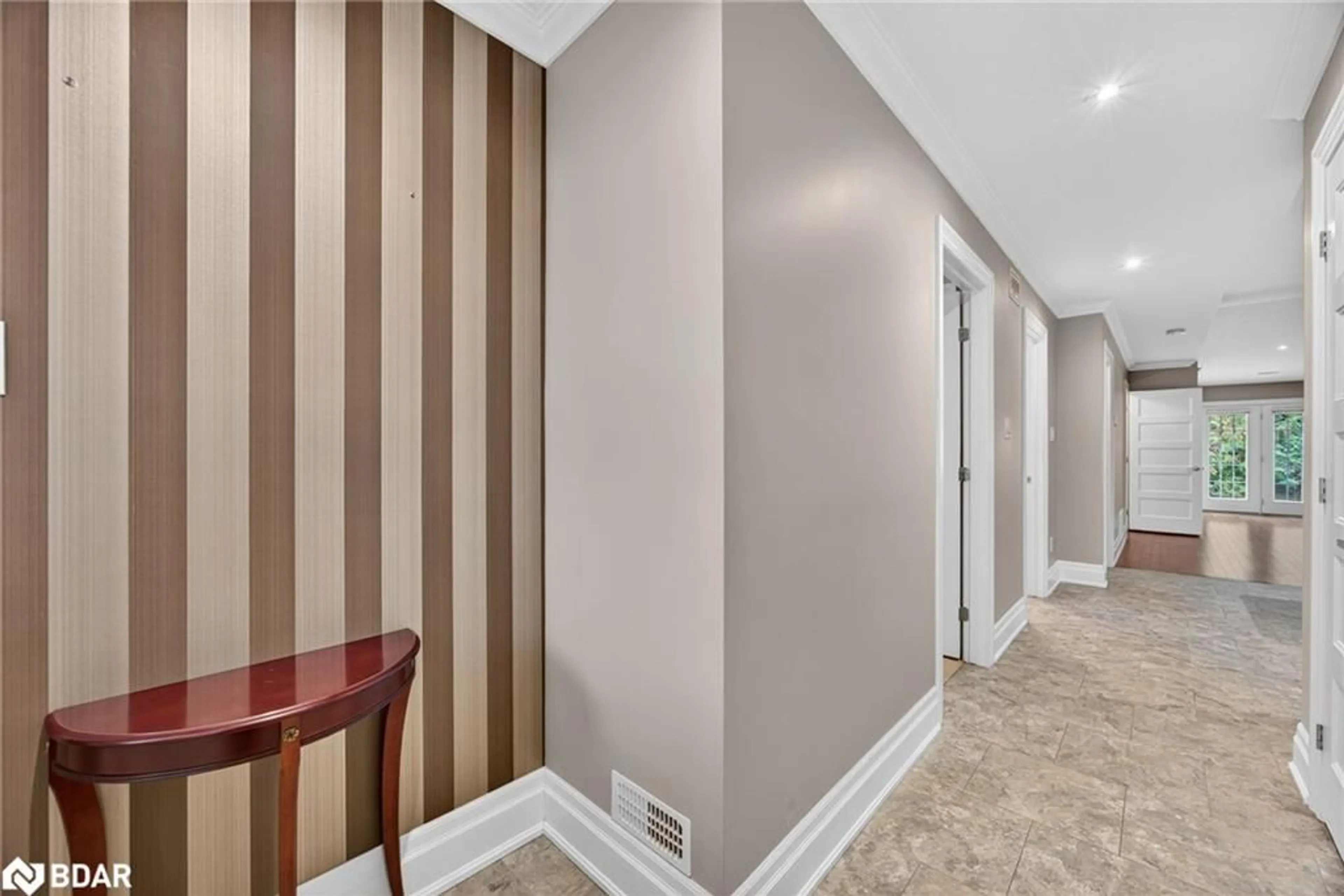 Indoor foyer for 53 Clover Cres, Wasaga Beach Ontario L9Z 0G4