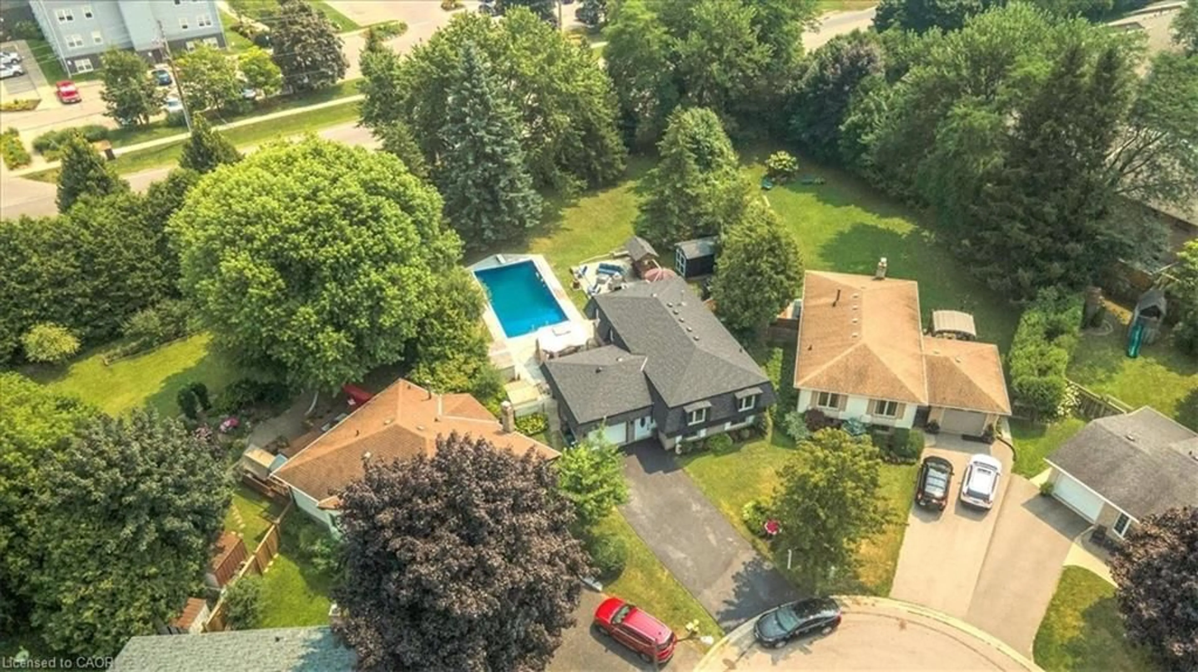 A pic from outside/outdoor area/front of a property/back of a property/a pic from drone, street for 51 Southglen Rd, Brantford Ontario N3R 6Z9