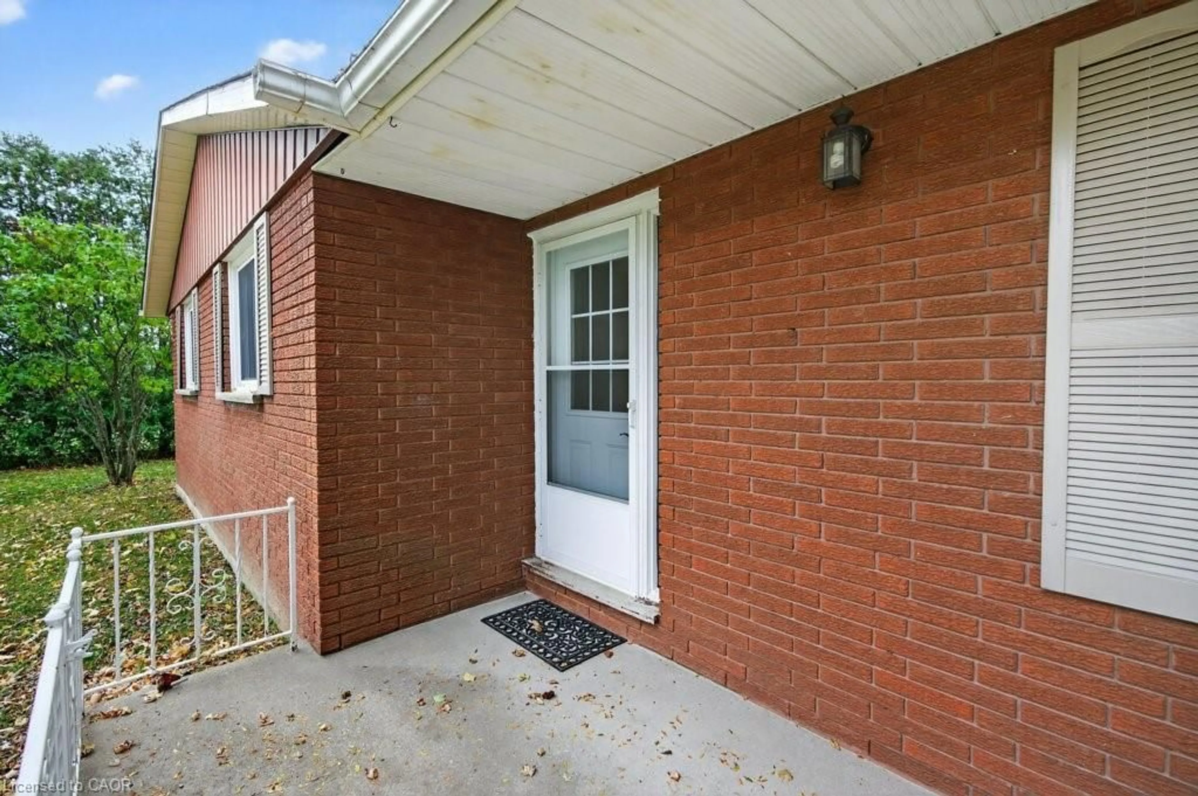 Home with brick exterior material, street for 9256 Twenty Rd, Smithville Ontario L0R 2A0