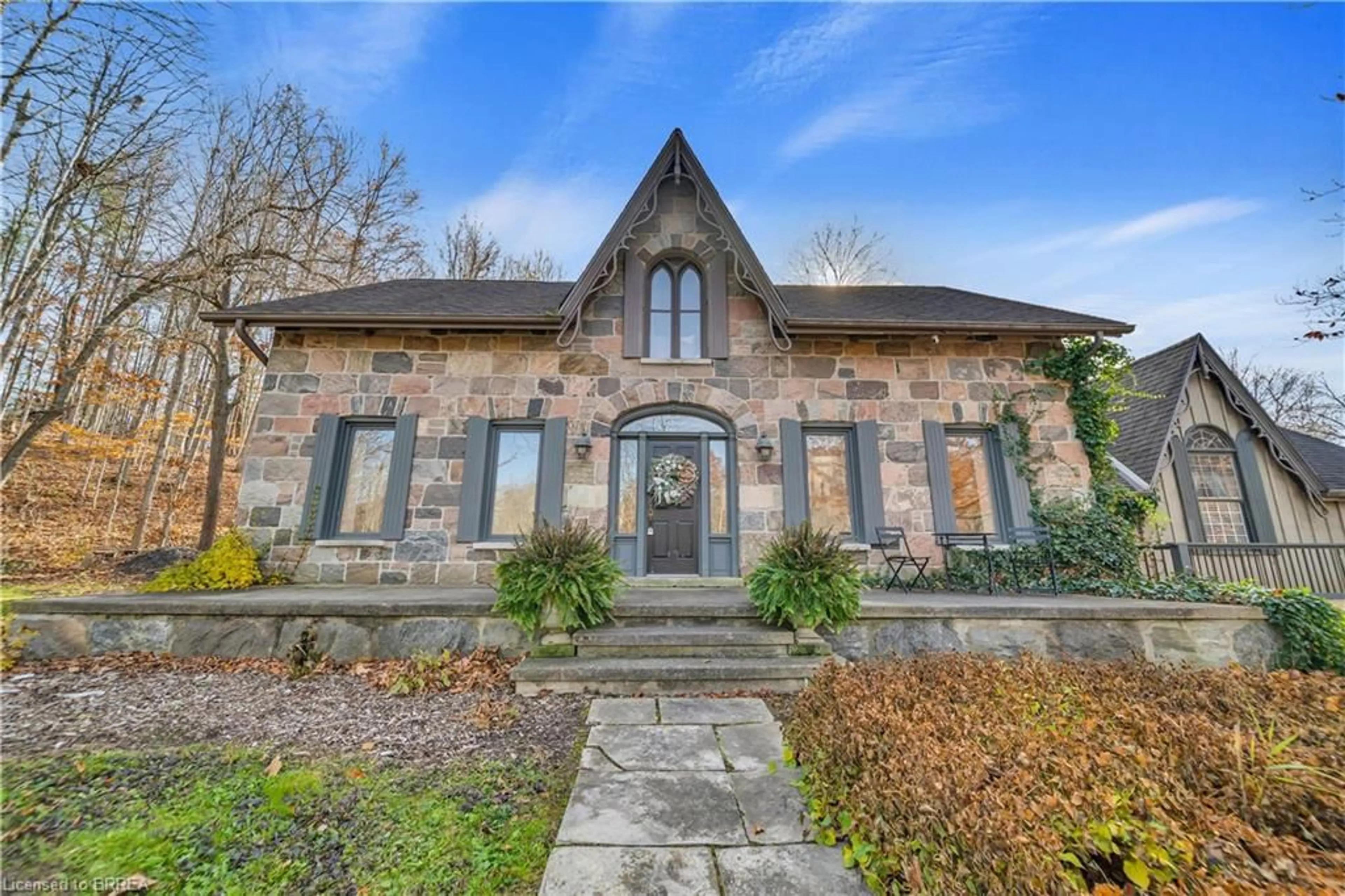 Home with brick exterior material, building for 4766 Hyndman Dr, Appin Ontario N0L 1A0