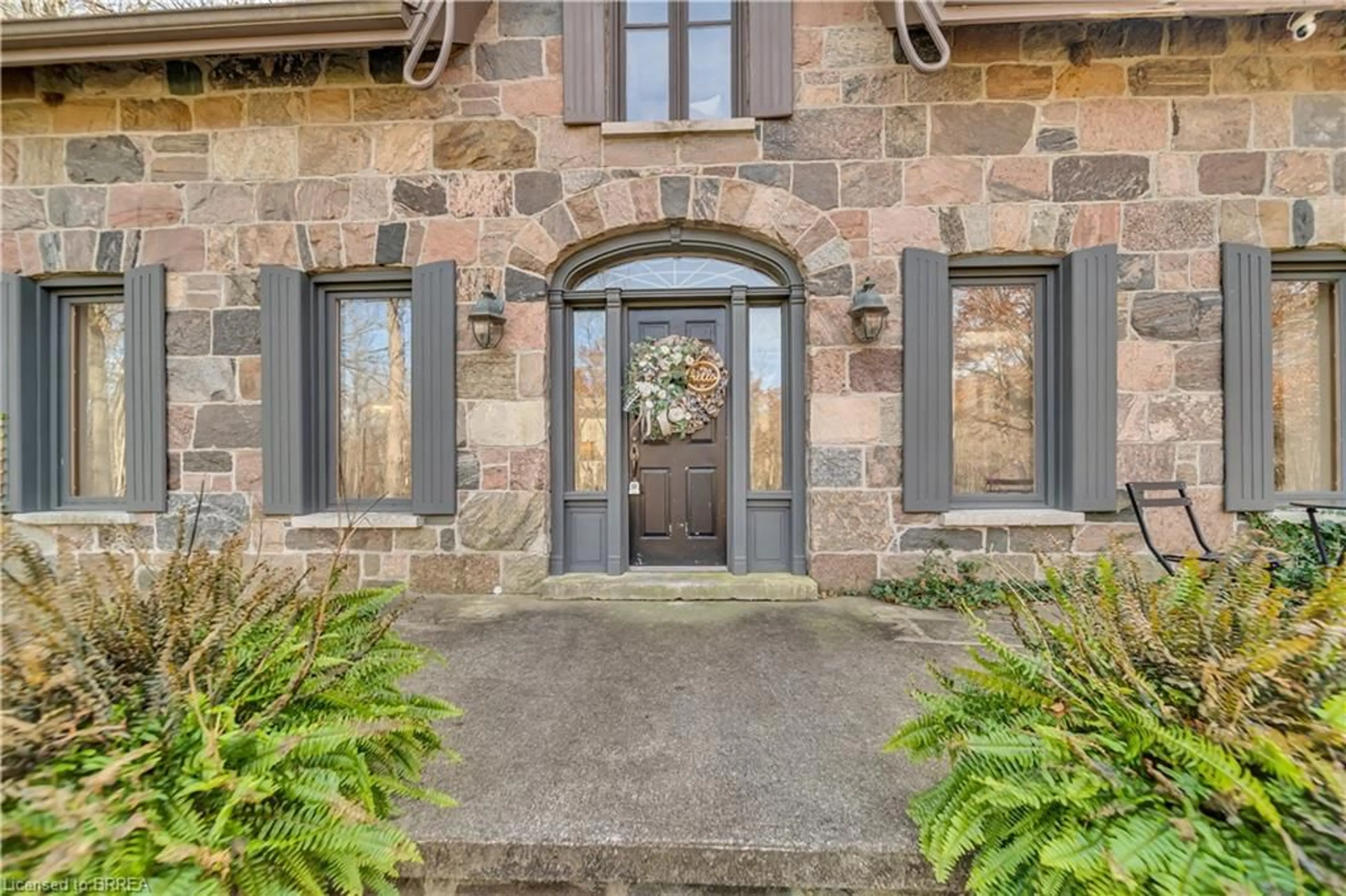 Indoor entryway for 4766 Hyndman Dr, Appin Ontario N0L 1A0