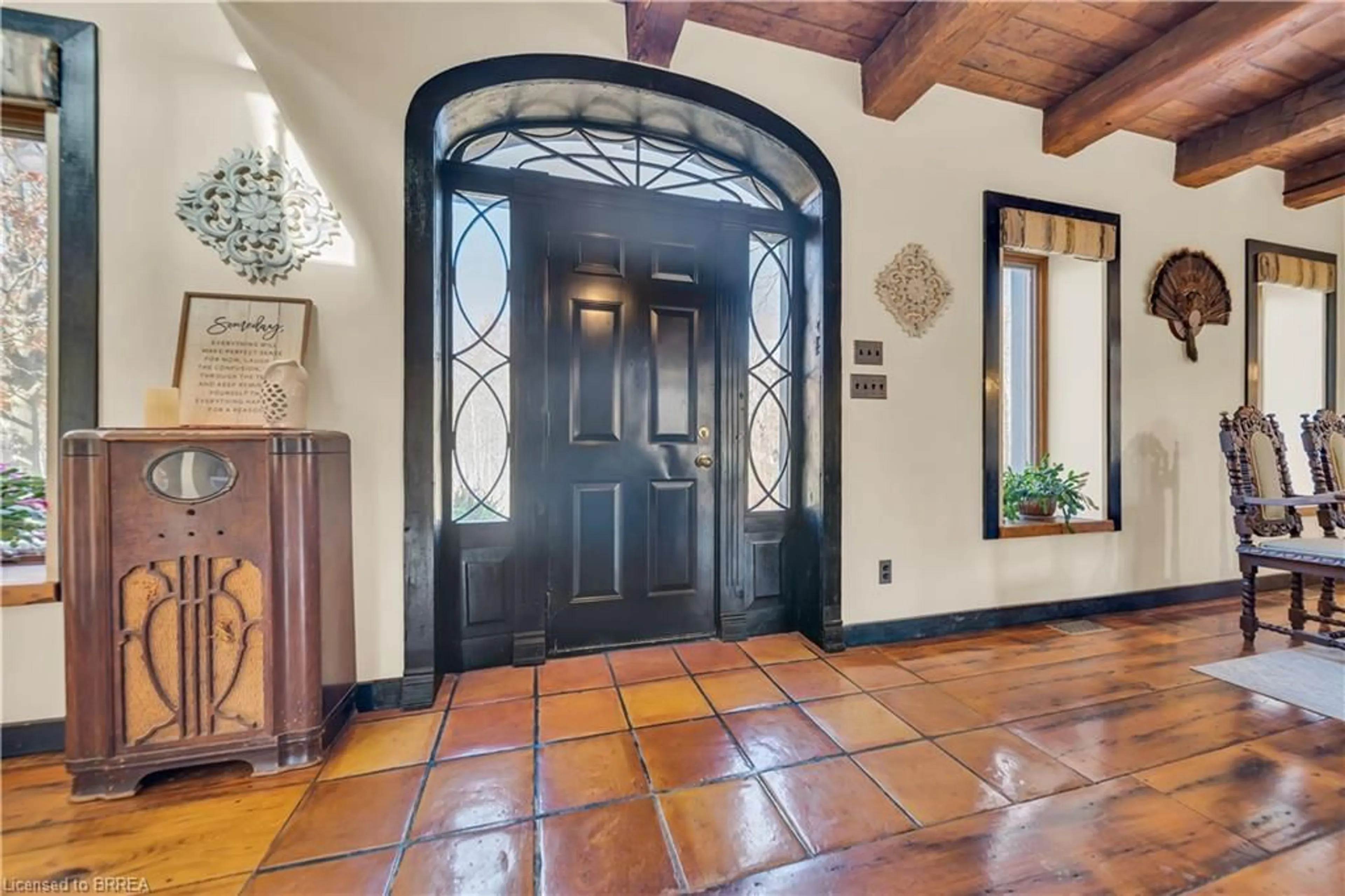 Indoor entryway for 4766 Hyndman Dr, Appin Ontario N0L 1A0