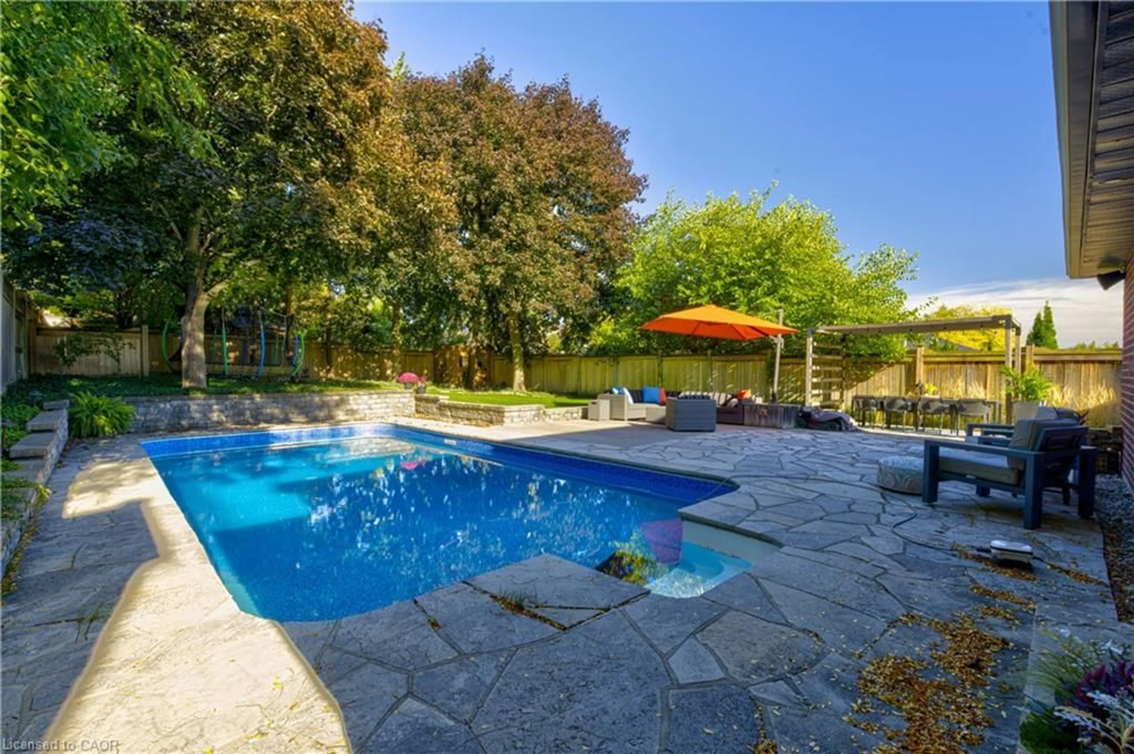 Pool for 6 Mays Cres, Waterdown Ontario L8B 0G4