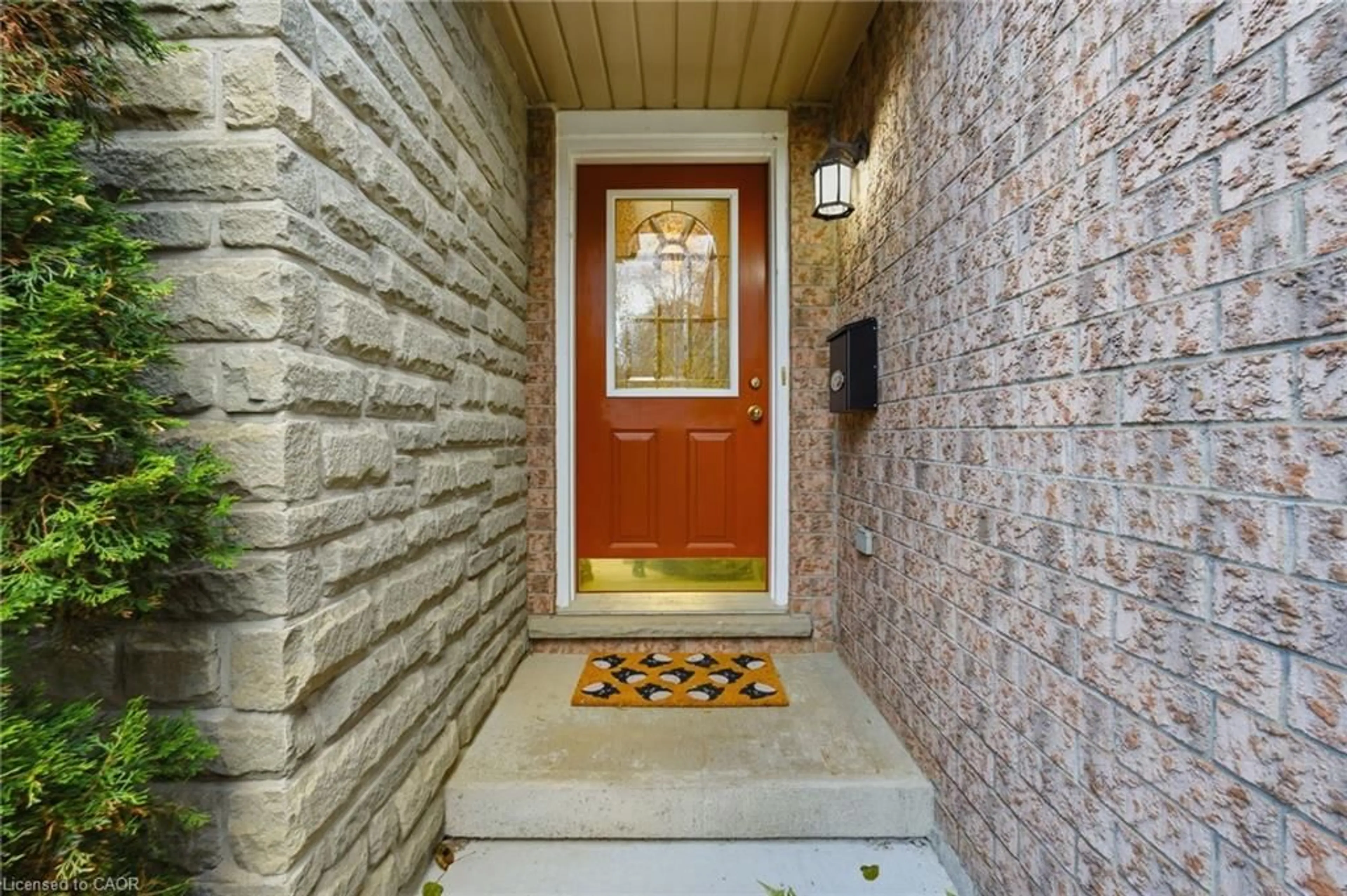 Indoor entryway for 120 York St, Wellington Ontario N0B 1S0