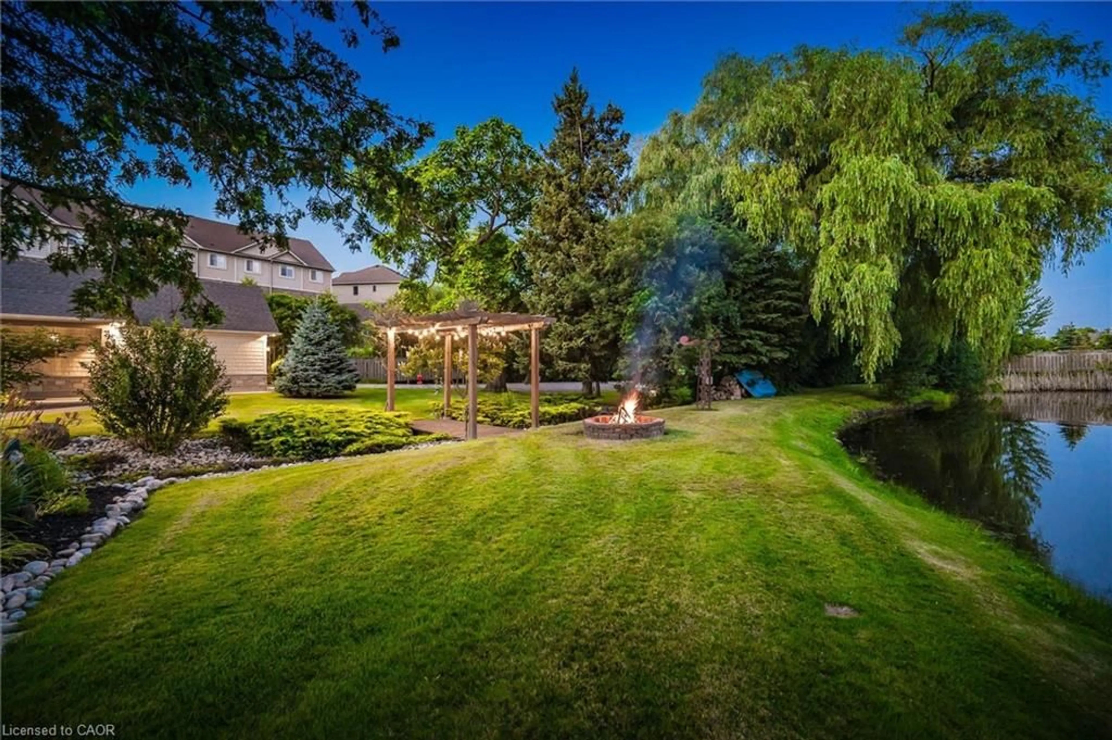 Patio, unknown for 882-888 Fairway Rd, Kitchener Ontario N2A 0C2