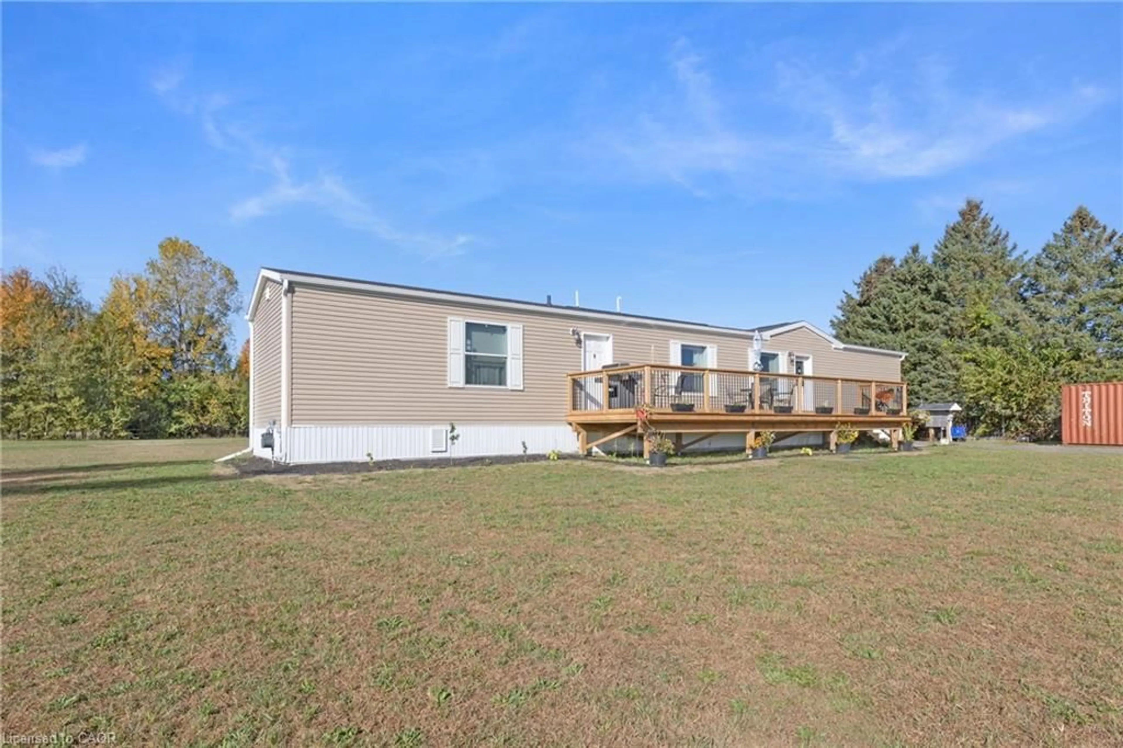 A pic from outside/outdoor area/front of a property/back of a property/a pic from drone, unknown for 837 Fertilizer Rd, Simcoe Ontario N3Y 4K6