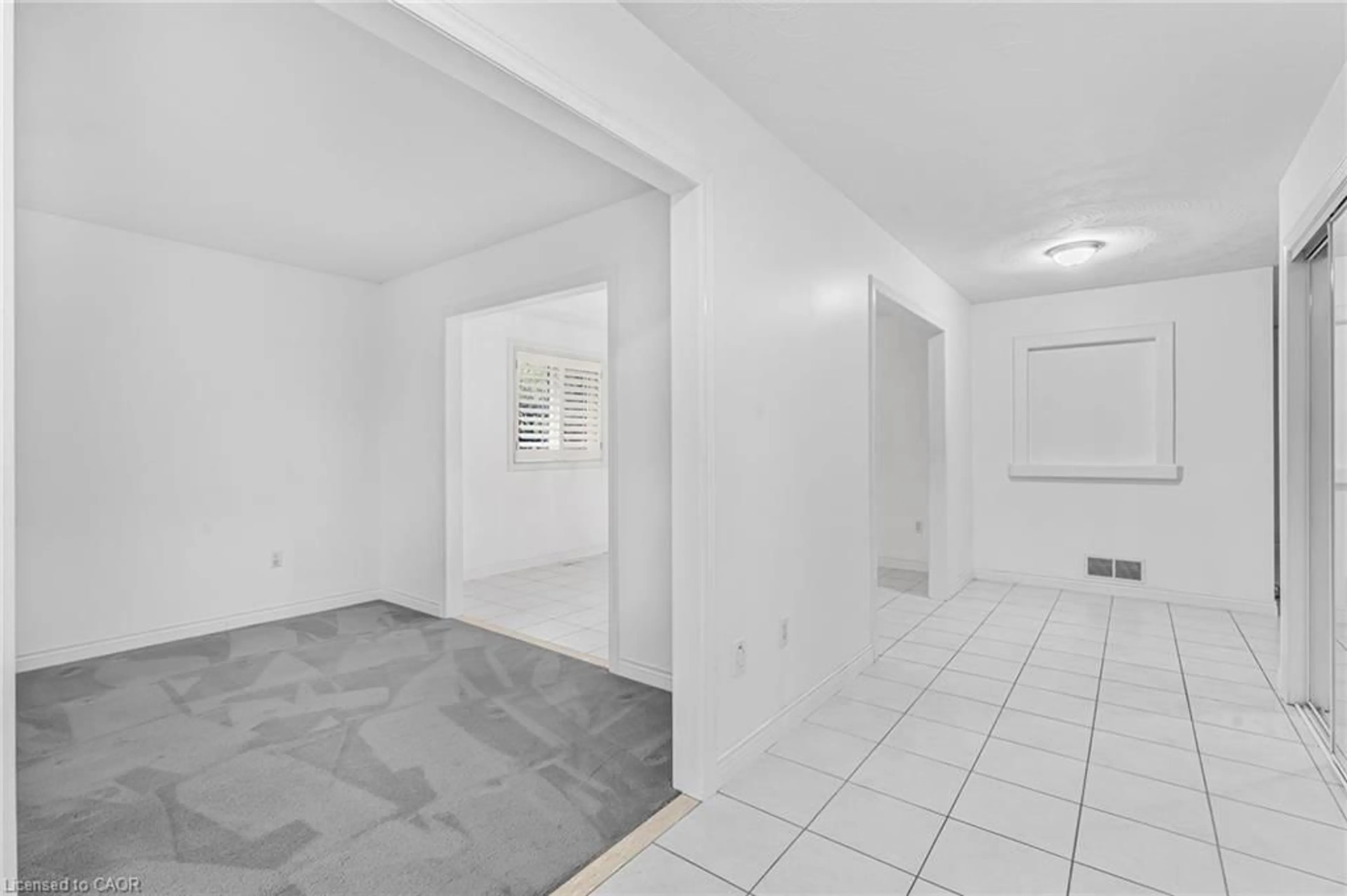 A pic of a room for 591 Acadia Dr, Hamilton Ontario L8W 3A8