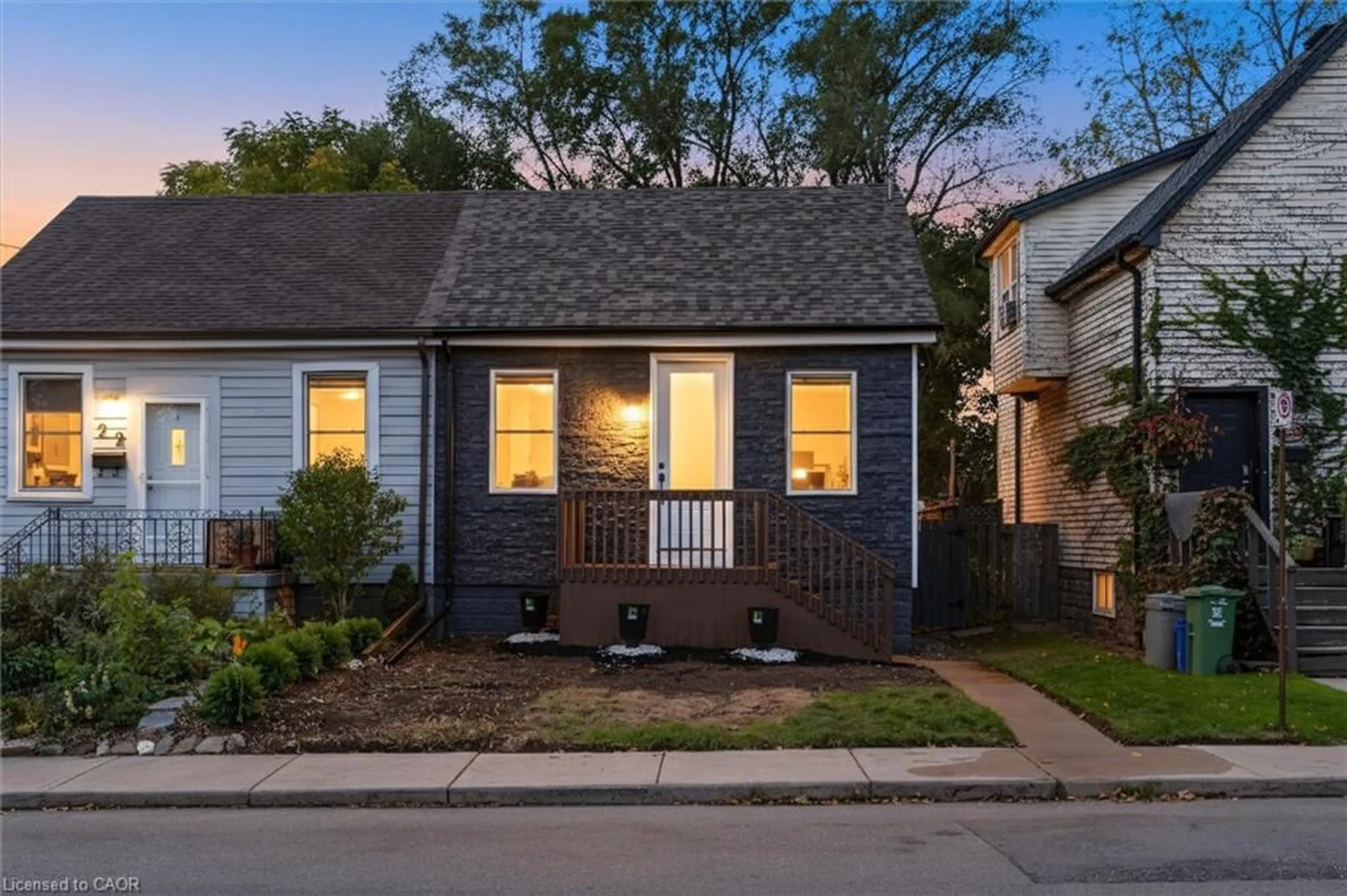 Home with vinyl exterior material, street for 20 Hill St, Hamilton Ontario L8P 1W7