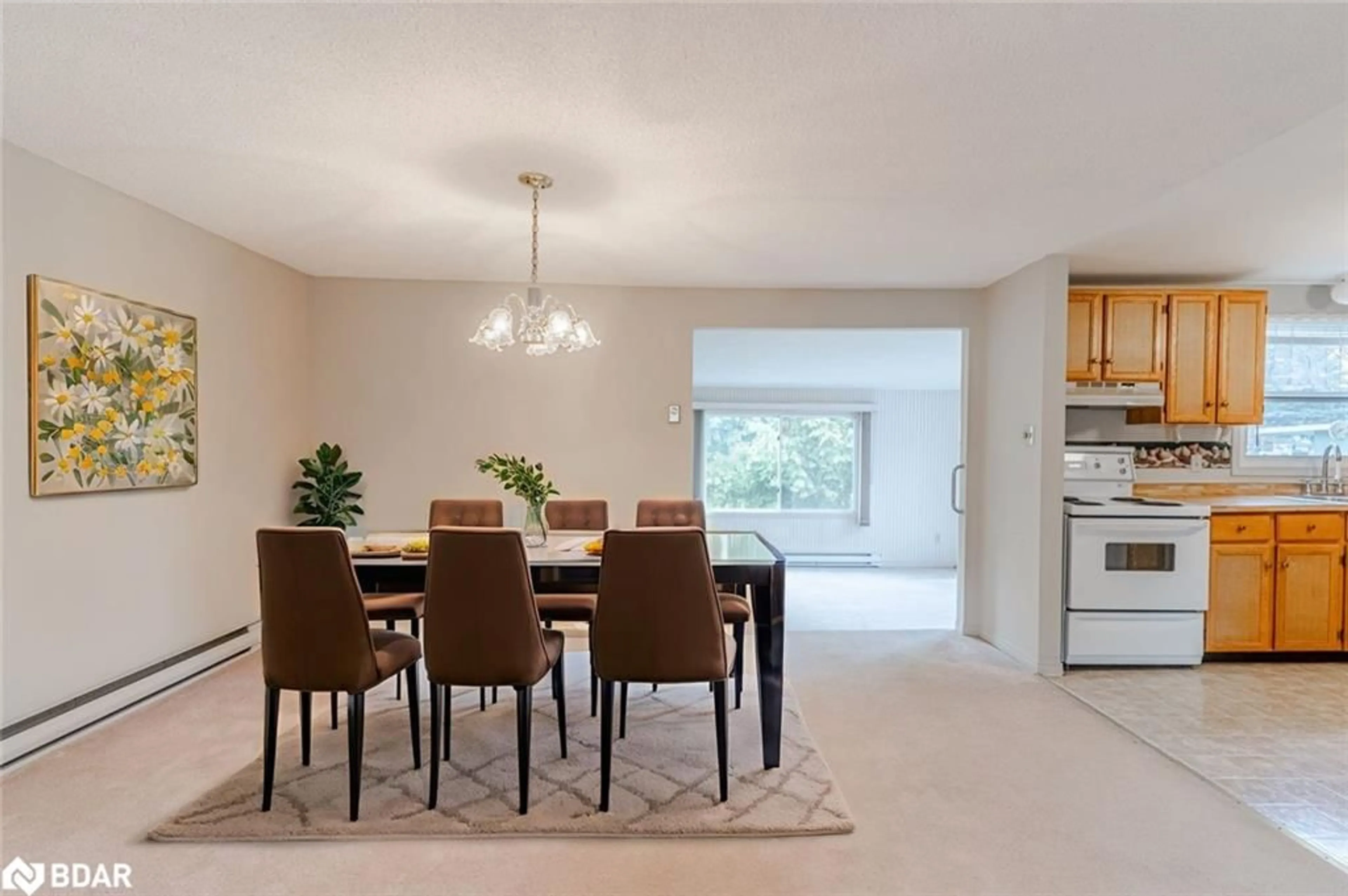 Dining room, unknown for 8 Carmans Cove, Innisfil Ontario L9S 1R9
