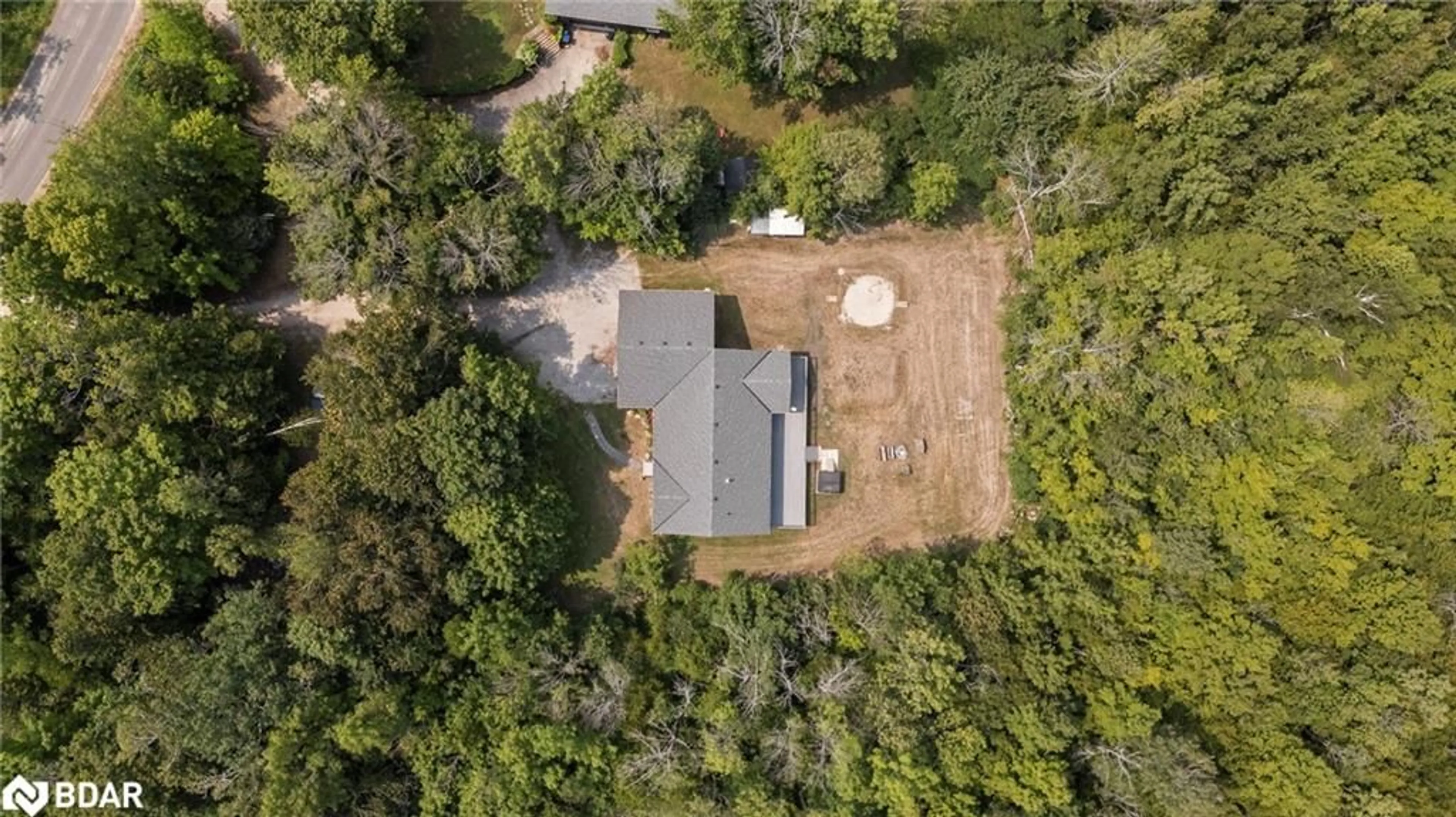 A pic from outside/outdoor area/front of a property/back of a property/a pic from drone, unknown for 2326 Foxmead Road Rd, Coldwater Ontario L0K 1E0