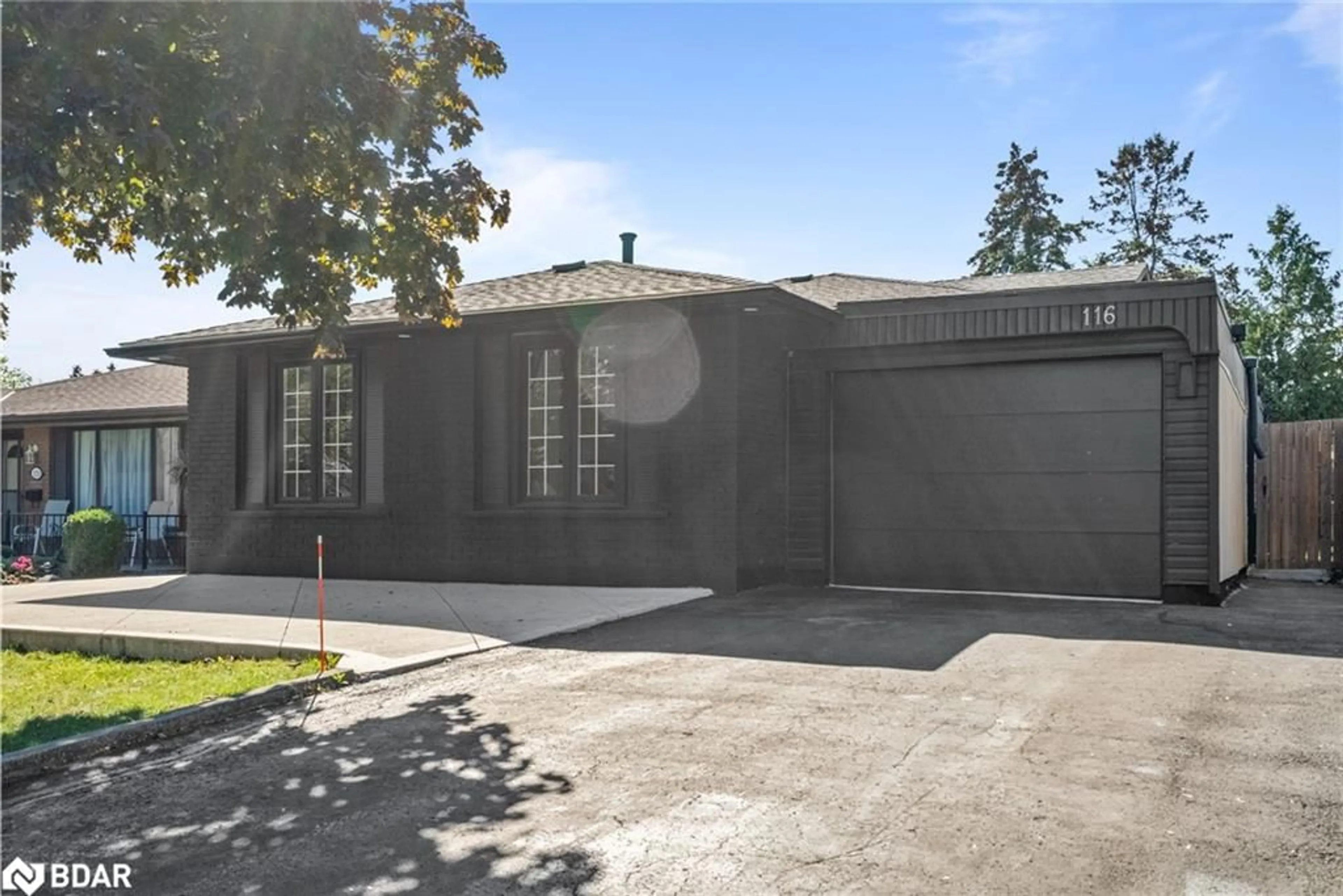 Unknown for 116 Boston Cres, Hamilton Ontario L8T 4N2