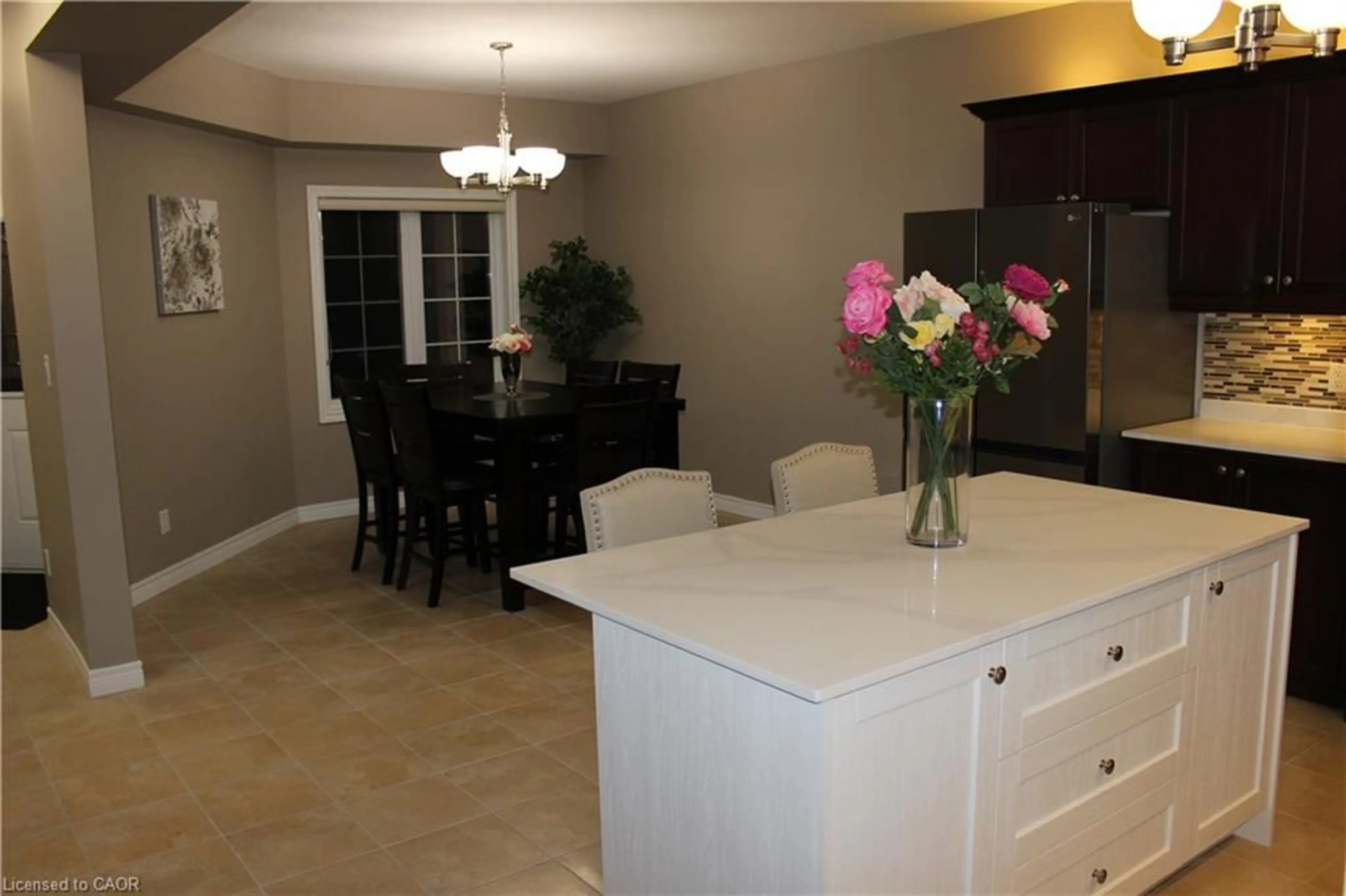 Open concept kitchen, ceramic/tile floor for 561 Thomas Slee Dr, Kitchener Ontario N2P 2Y7
