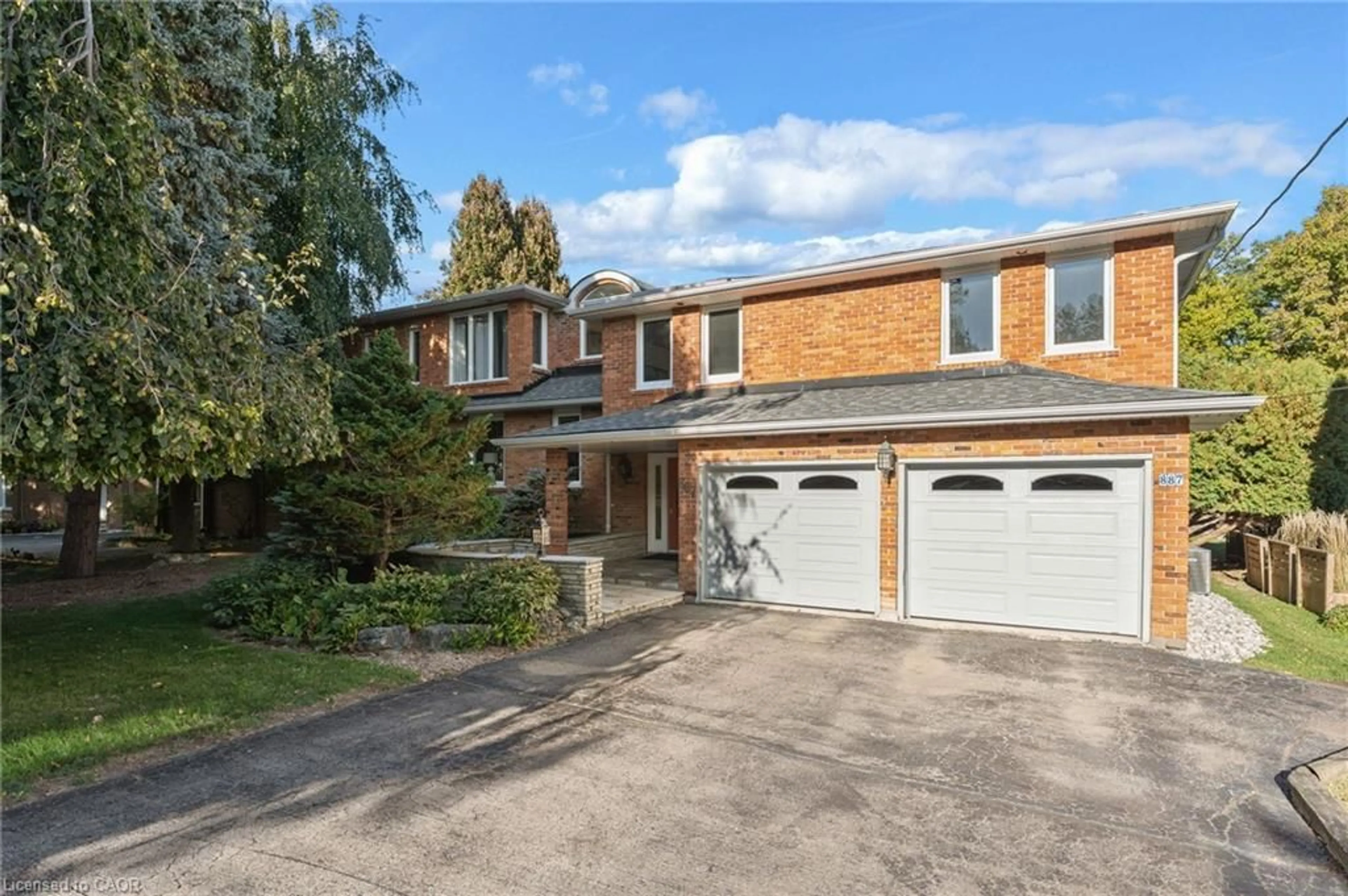Home with brick exterior material, street for 887 Montgomery Dr, Ancaster Ontario L9G 3H6