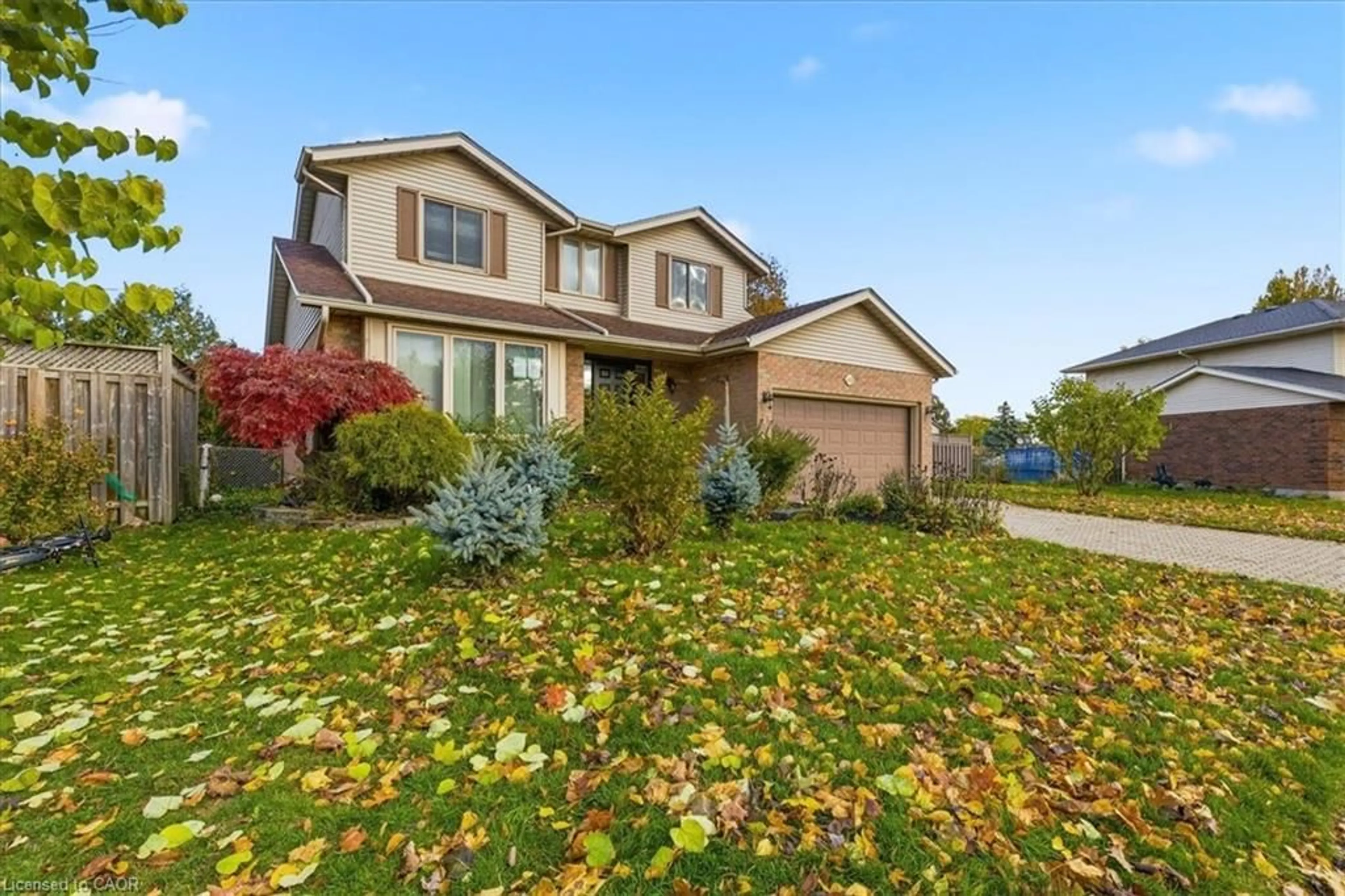 Home with vinyl exterior material, street for 41 Naskapi St, Woodstock Ontario N4T 1G5