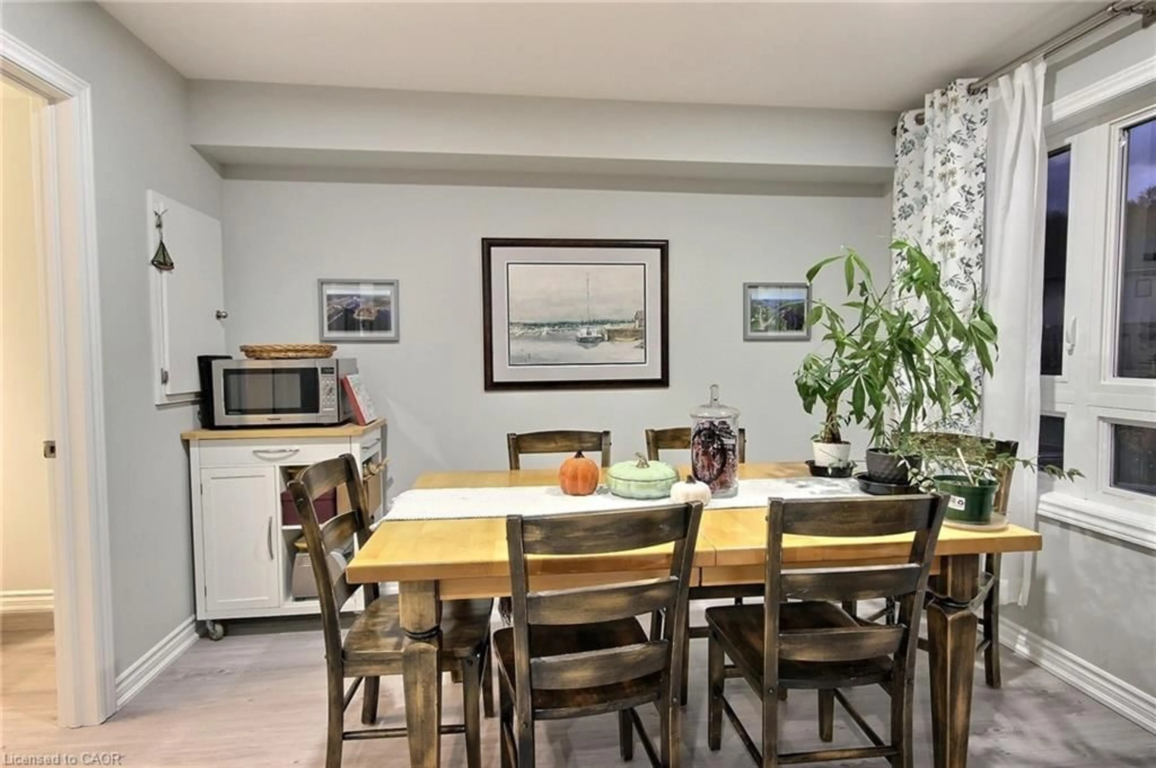 Dining room, unknown for 287 Chapel Hill Dr, Kitchener Ontario N2R 0S4