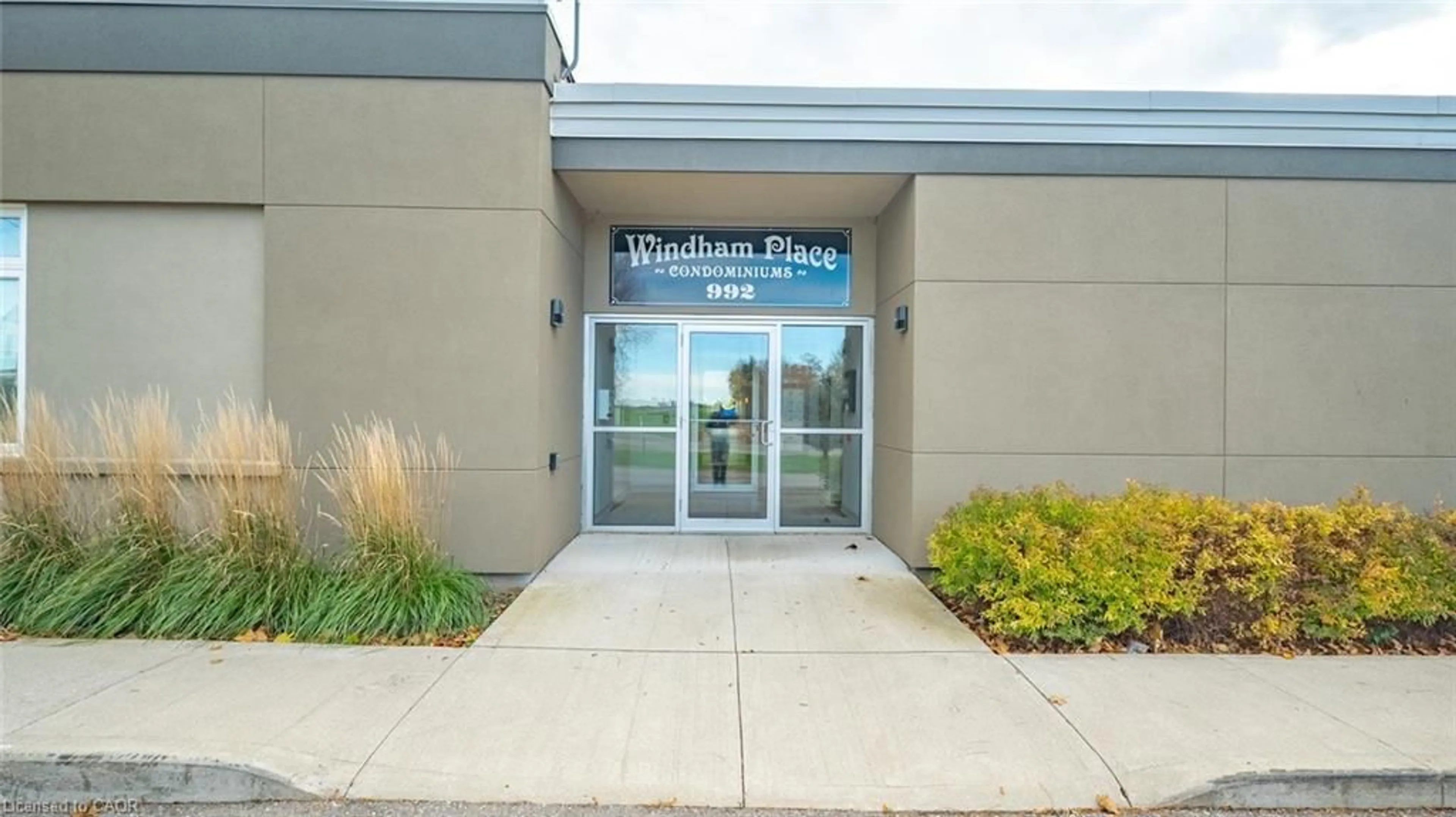 Indoor foyer for 992 Windham Centre Rd #10, Windham Centre Ontario N0E 2A0