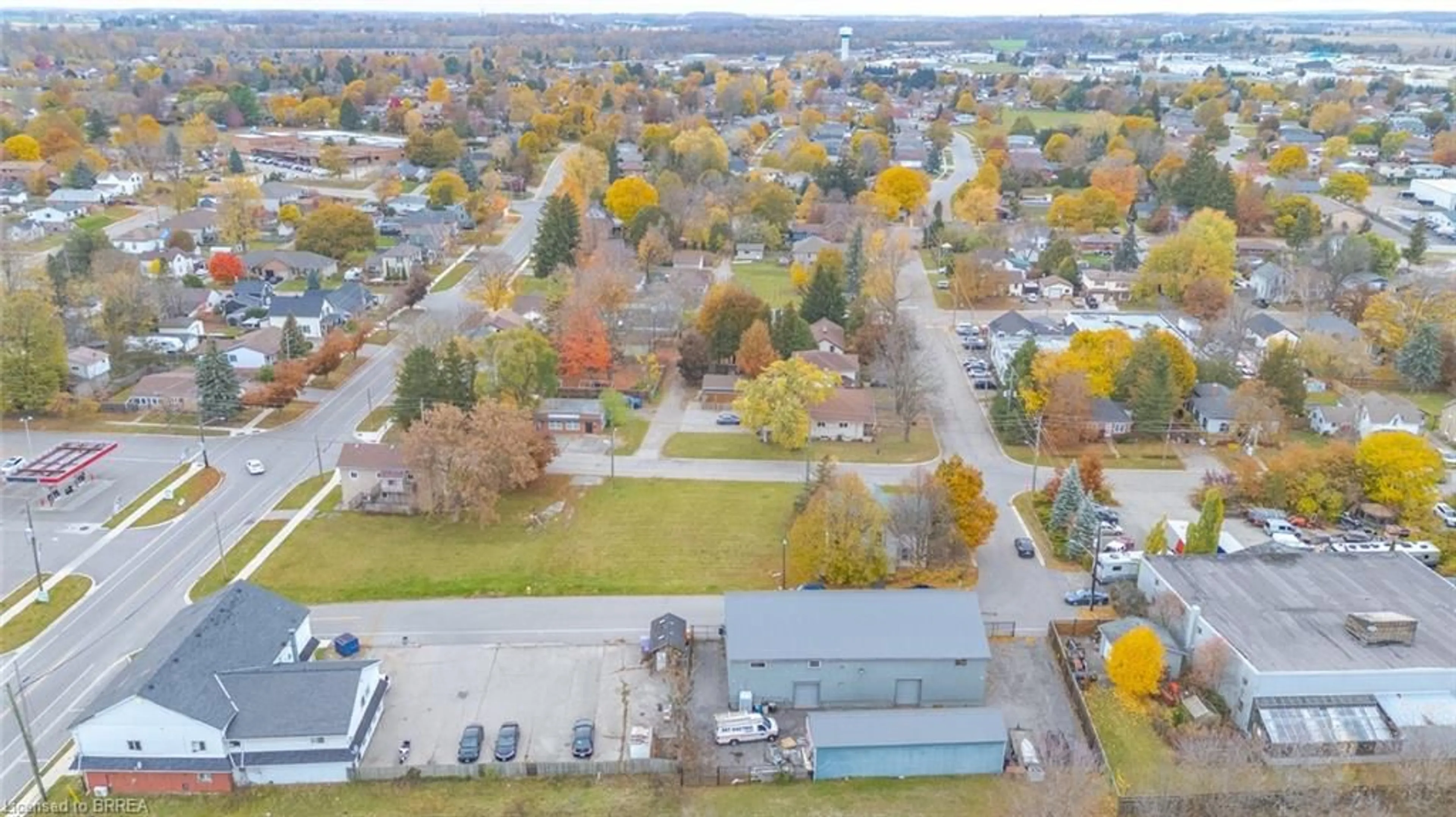 A pic from outside/outdoor area/front of a property/back of a property/a pic from drone, unknown for 6 Brydges St, Paris Ontario N3L 1R4