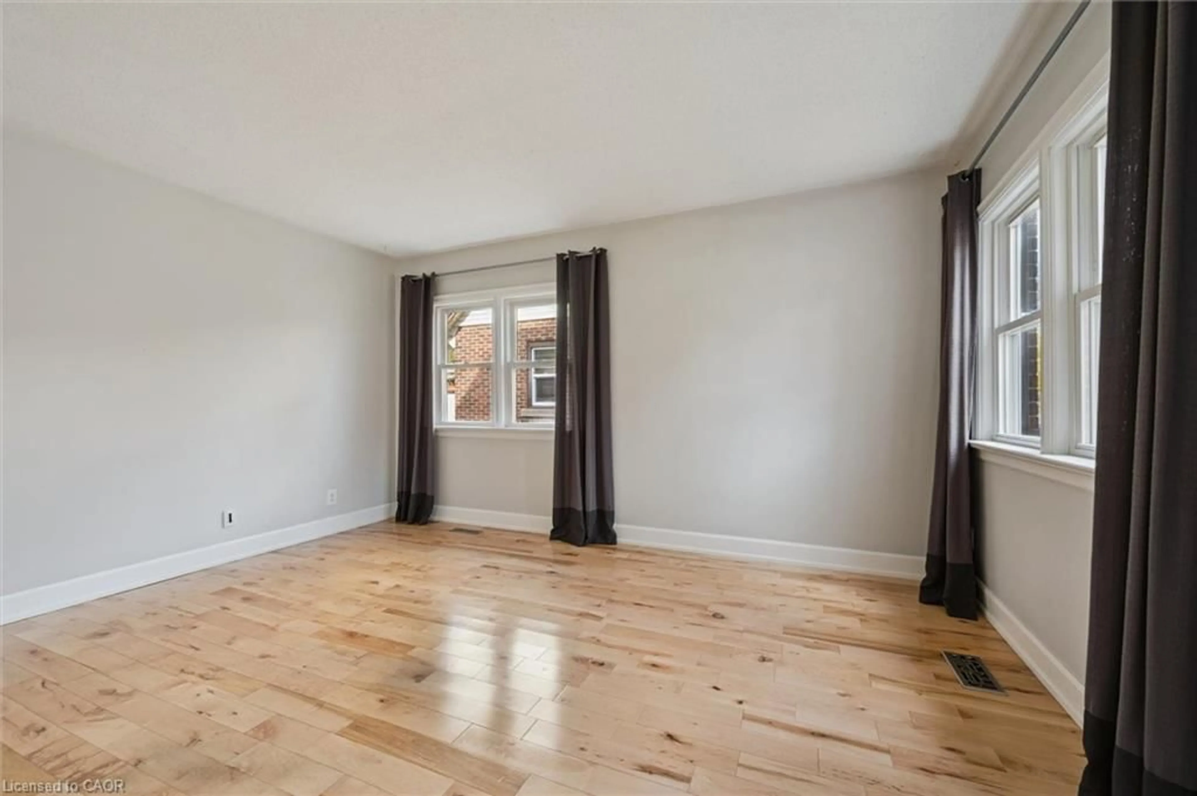 A pic of a room for 291 Park St, Kitchener Ontario N2G 1N2