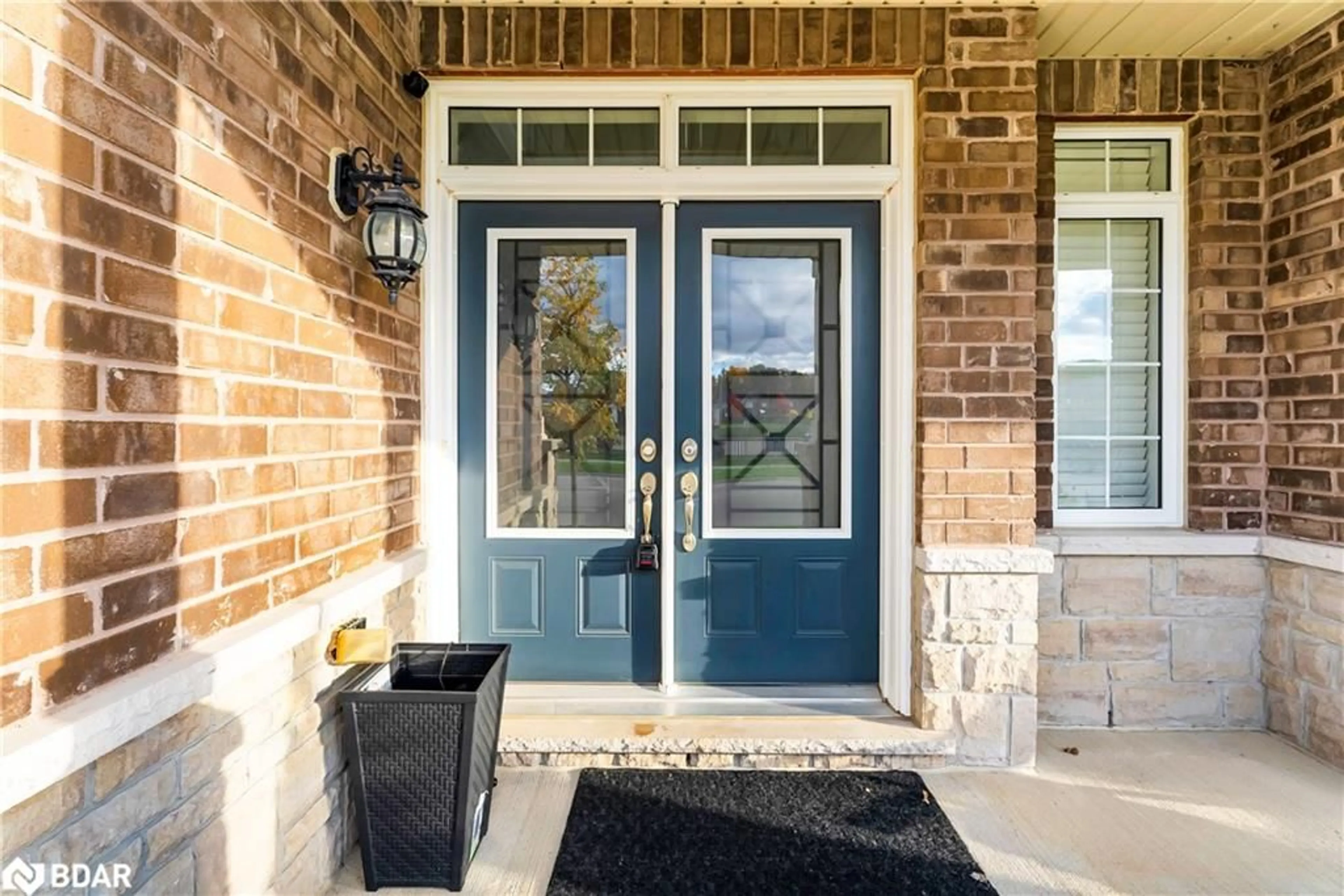 Indoor entryway for 1 Perdita Rd, Brampton Ontario L6Y 6B1