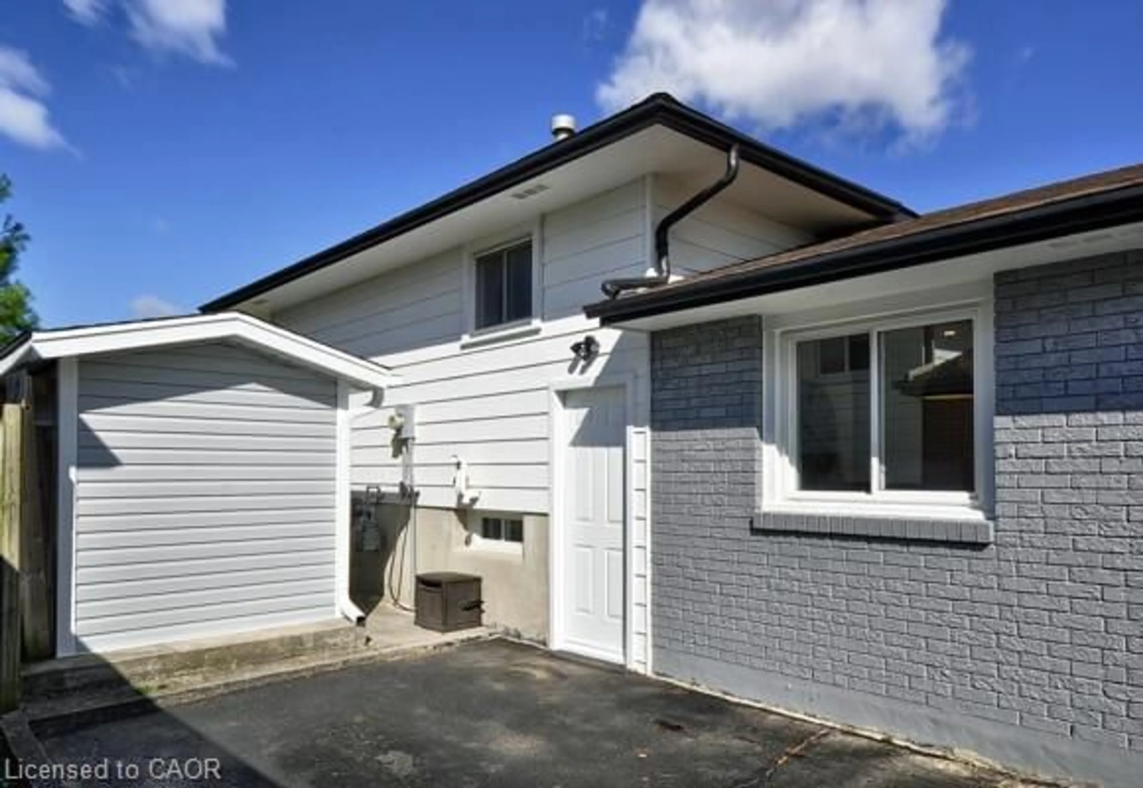 Unknown for 30 Grenadier Rd, Cambridge Ontario N1R 6E7